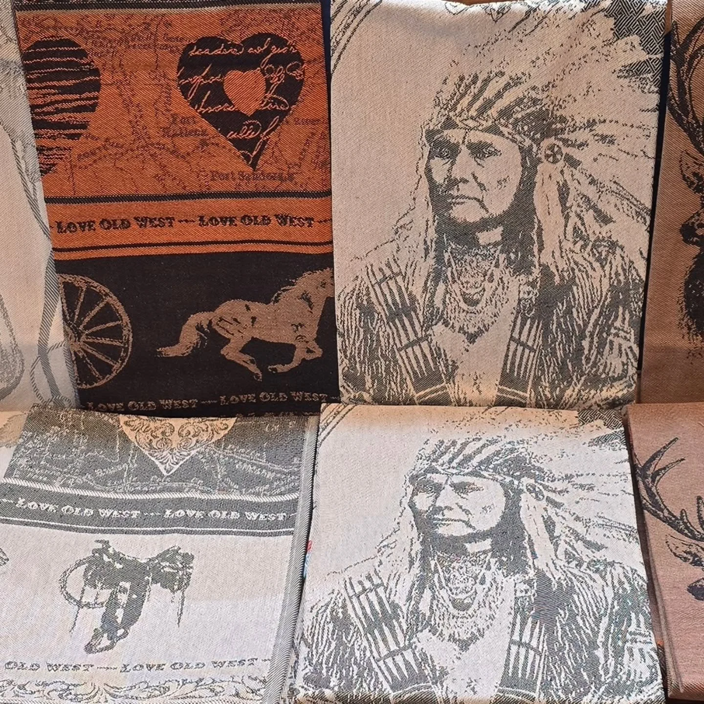 Kitchen Tea Towels artfully designed and woven with traditional craftsmanship.

#TheShaggyCoo #supportlocalbusiness #TeaTowels #KitchenTowels #DishTowels #TeaTowelLove #KitchenEssentials