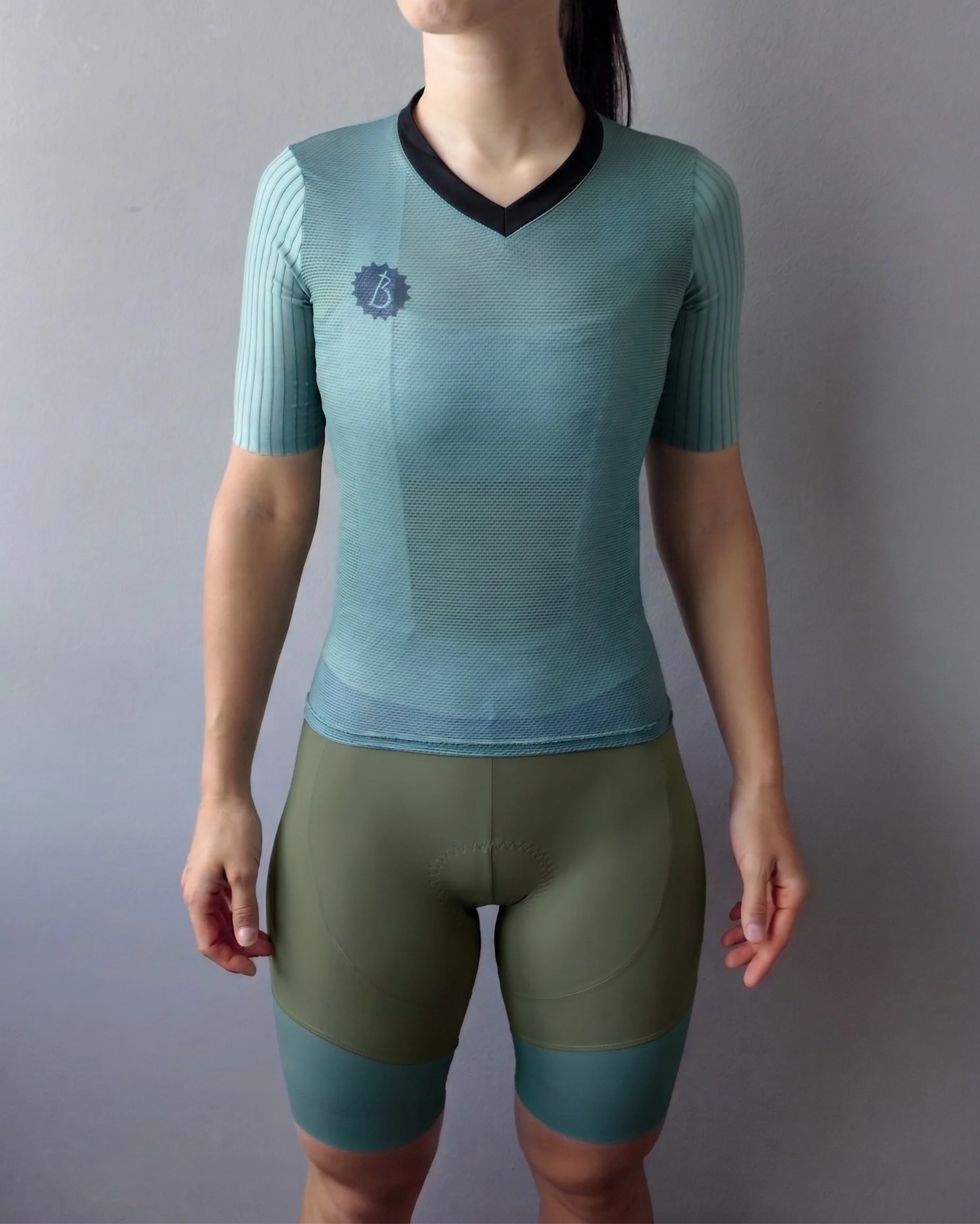 T-SHIRT EVO GREEN WOMAN COMBO.jpg