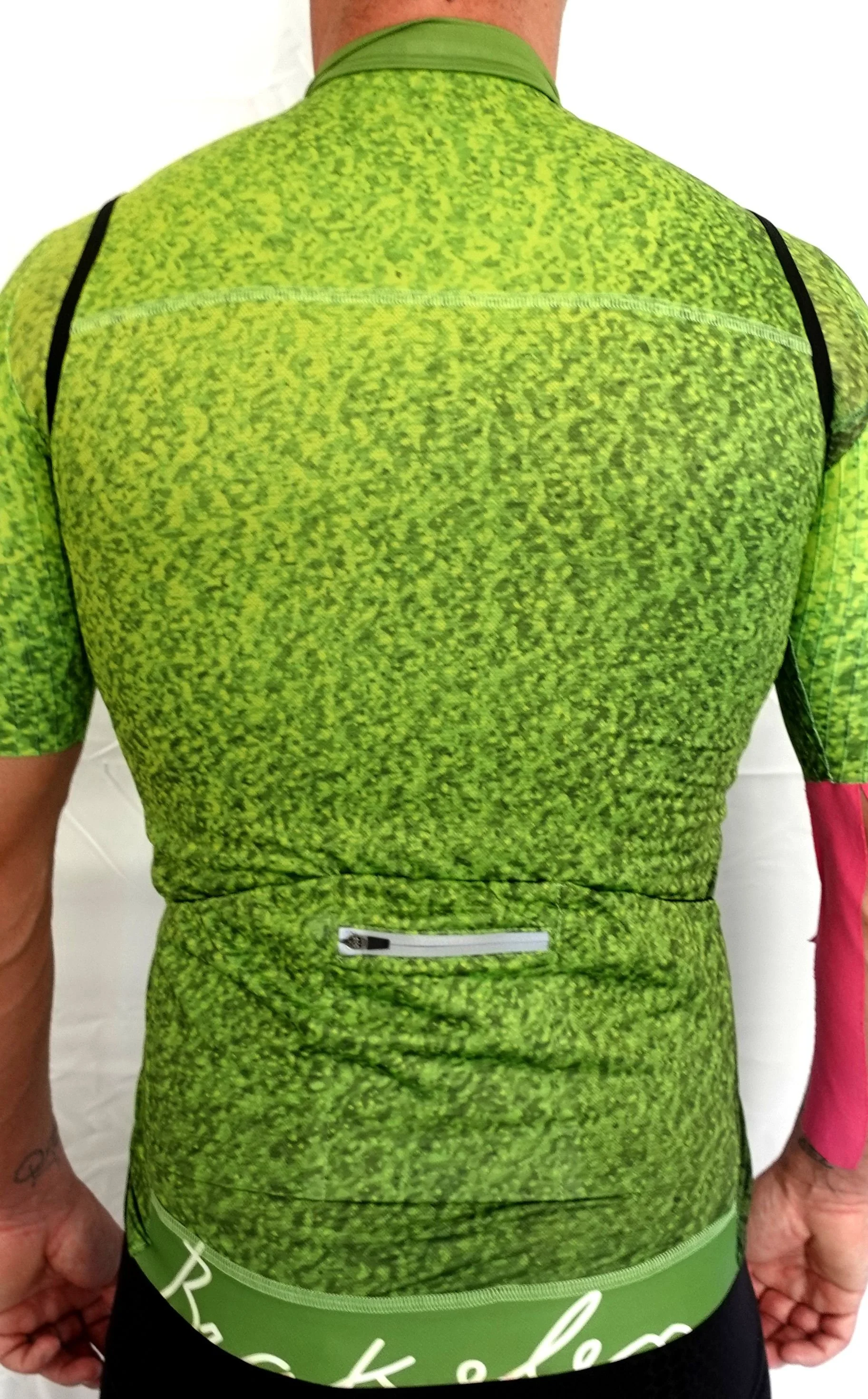 WINDVEST FOREST MAN BACK.jpg