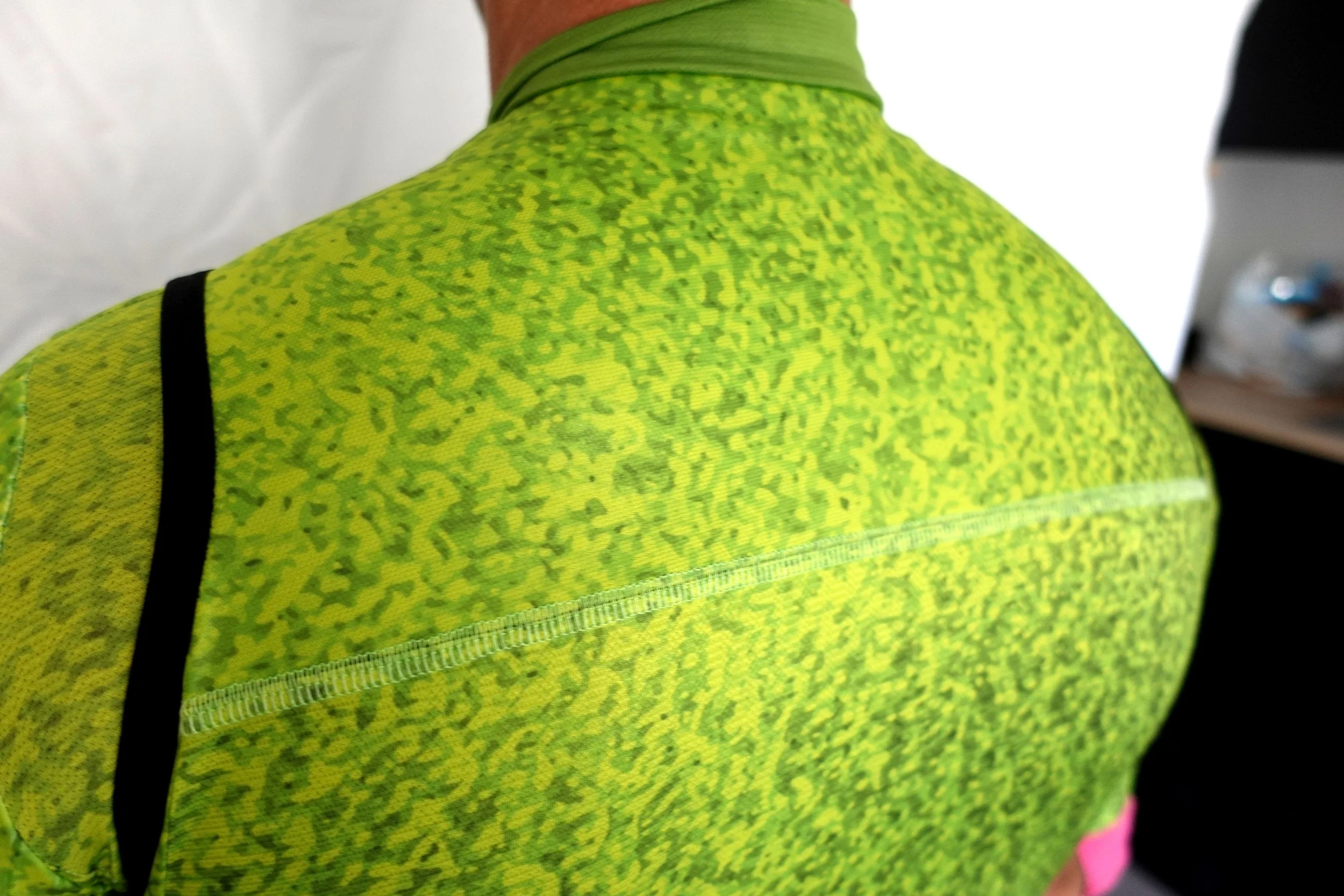 WINDVEST FOREST MAN BACK DETAIL.jpg