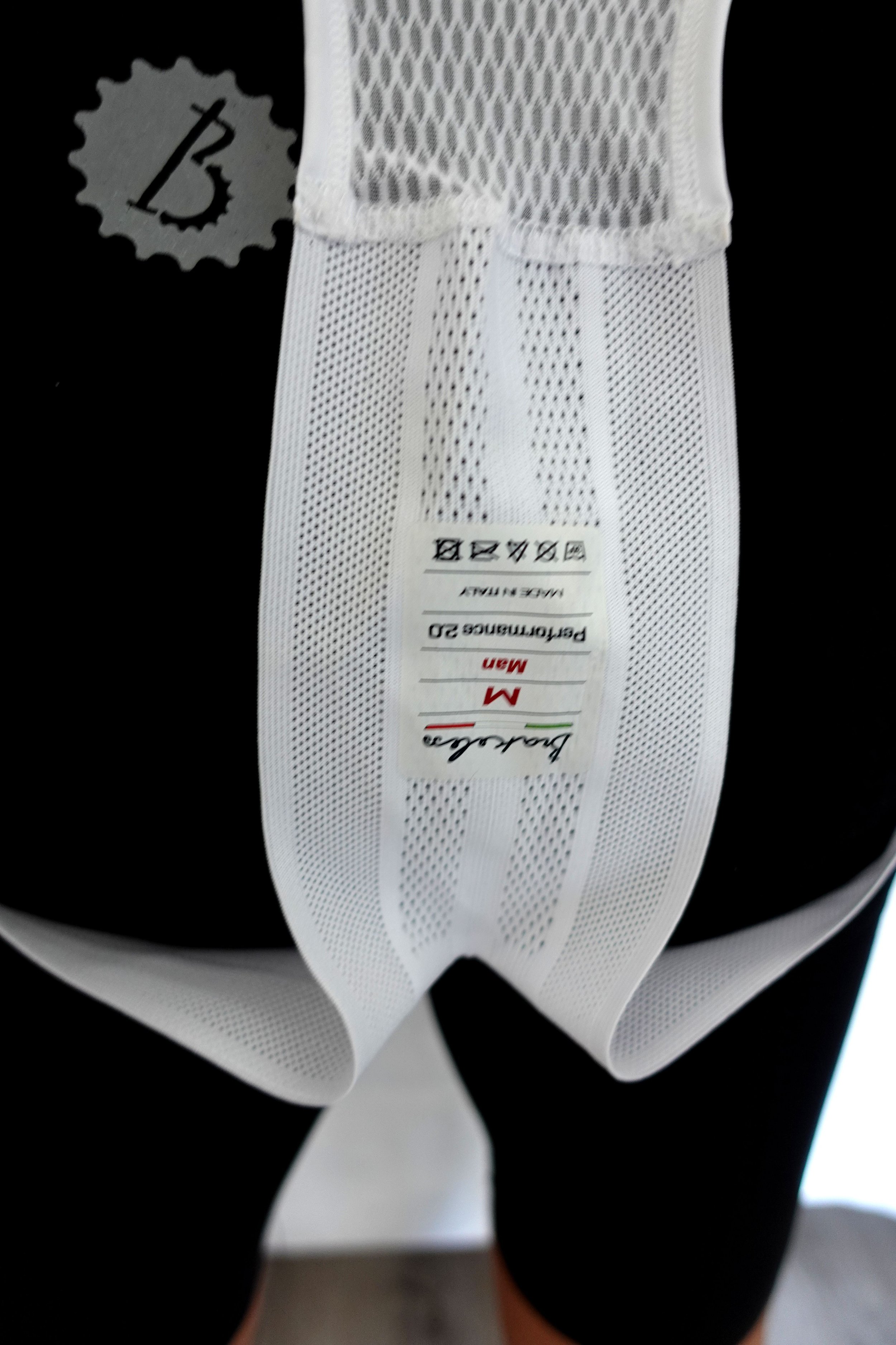 BIBSHORT WOVEN BACK LABEL.jpg
