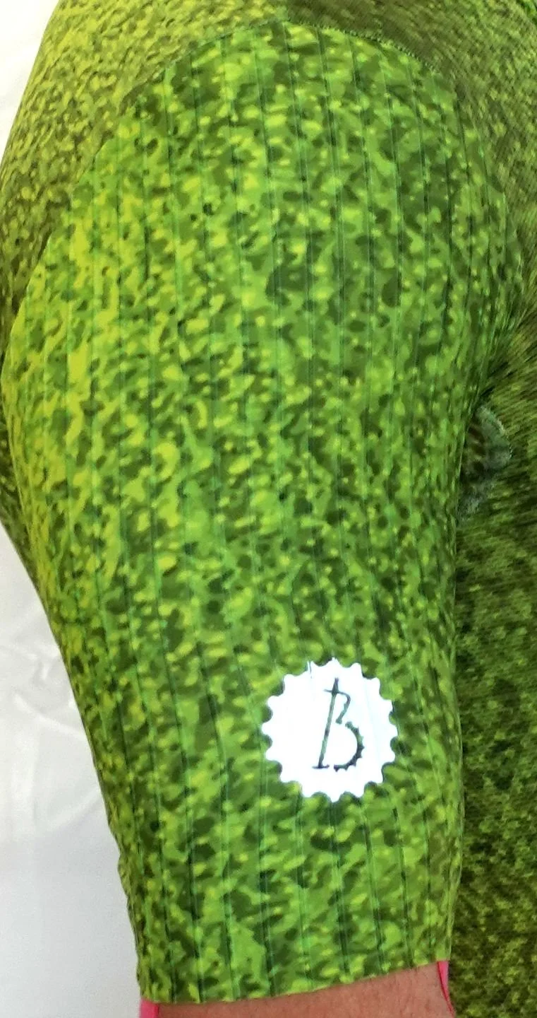 JERSEY FOREST MAN SLEEVE DETAIL REFLEX.jpg