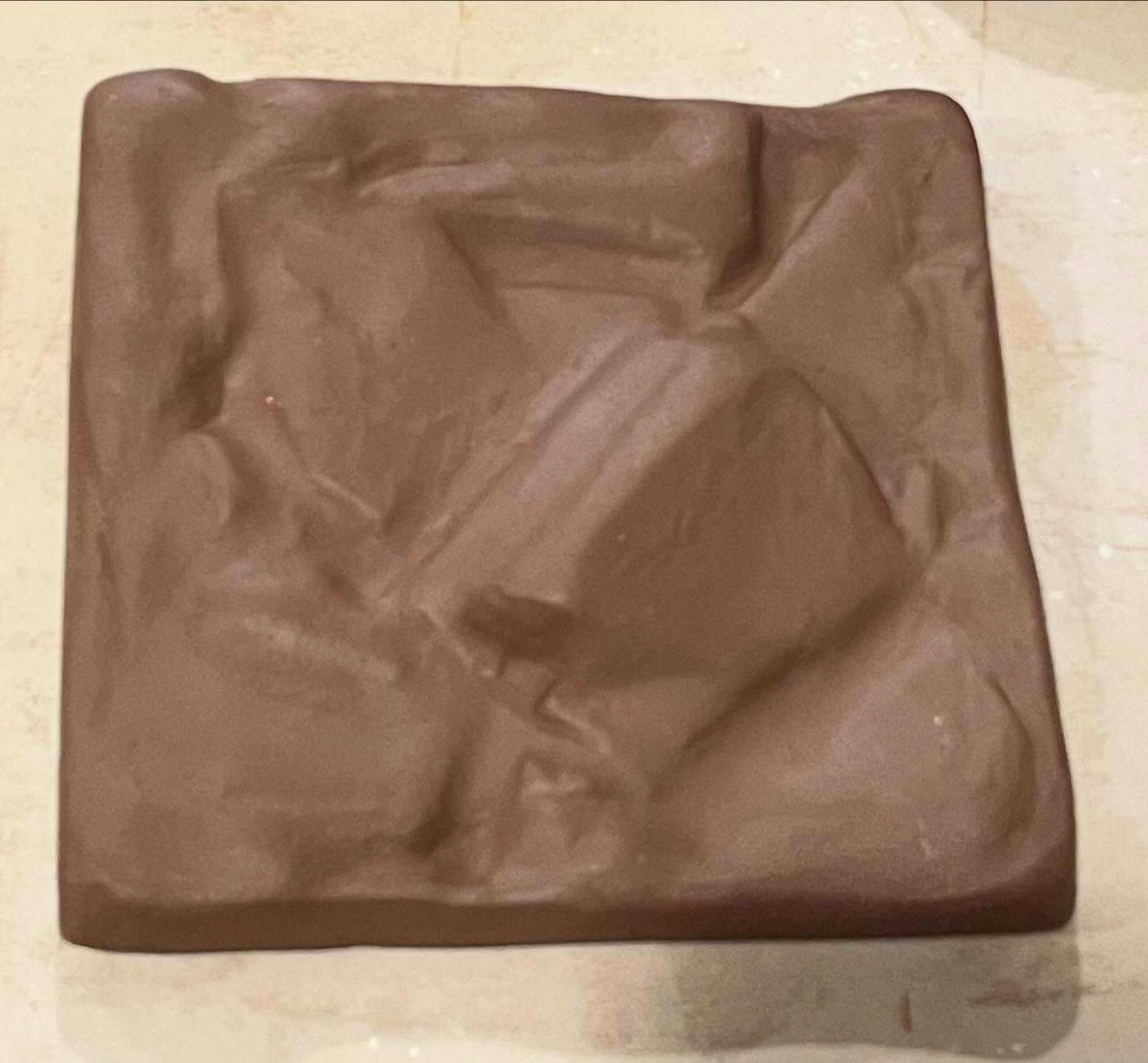 Trying my best to share the joy of this red clay with a mediocre photo. First test of a newly adapted mold with this clay. Thank you, red clay, life be hella stressful. 😅 #handmadeceramictiles #pressmold #redclay #ceramics #clay