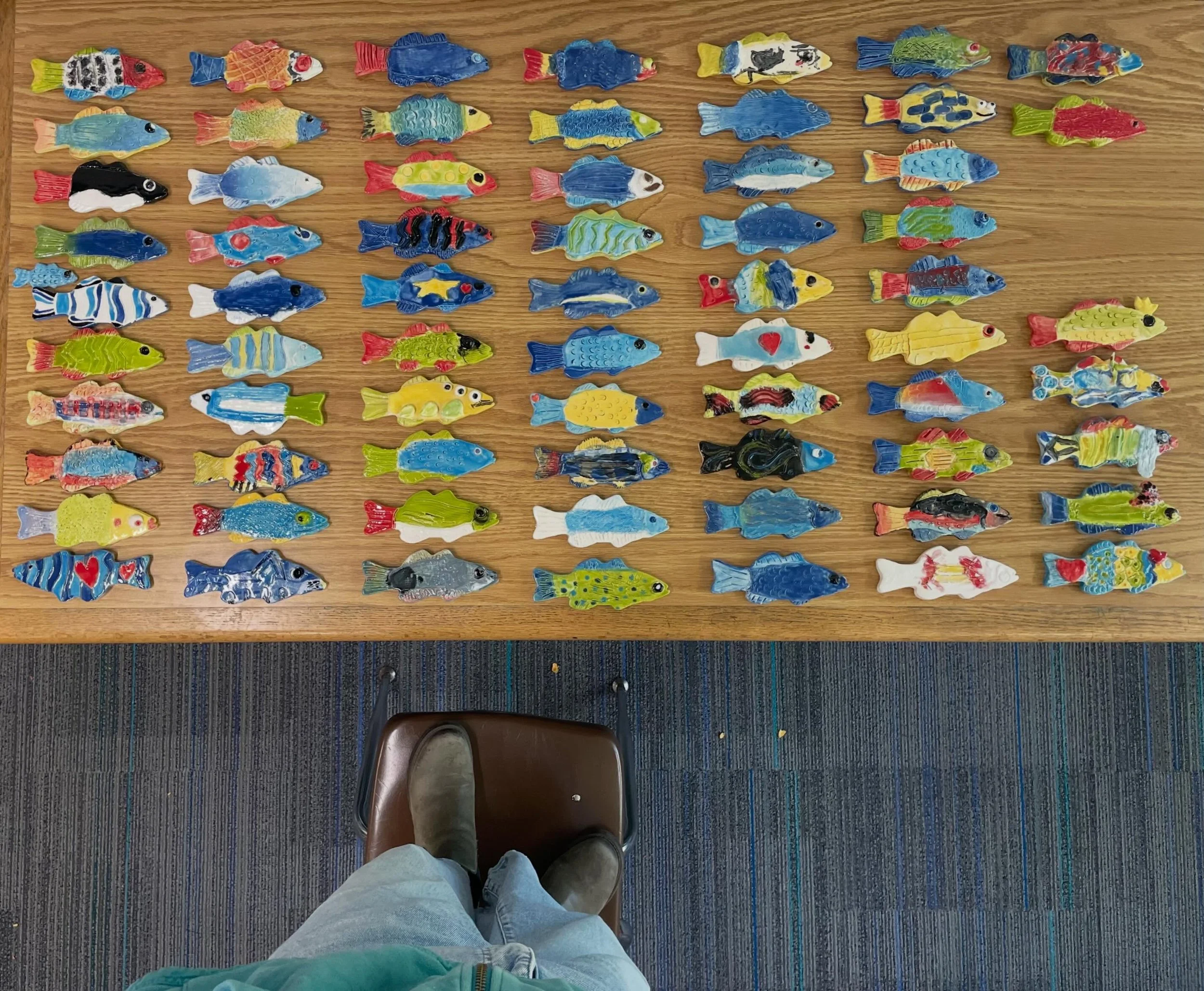 So fun to see some of the glazed tile mural pieces created by the 4th grade class @mendotaelementary ! 🤩
Installation starts next week. Students also get to keep a ceramic fish they made. #tilemural #ceramicseducation #handmadeceramictile #legacypro