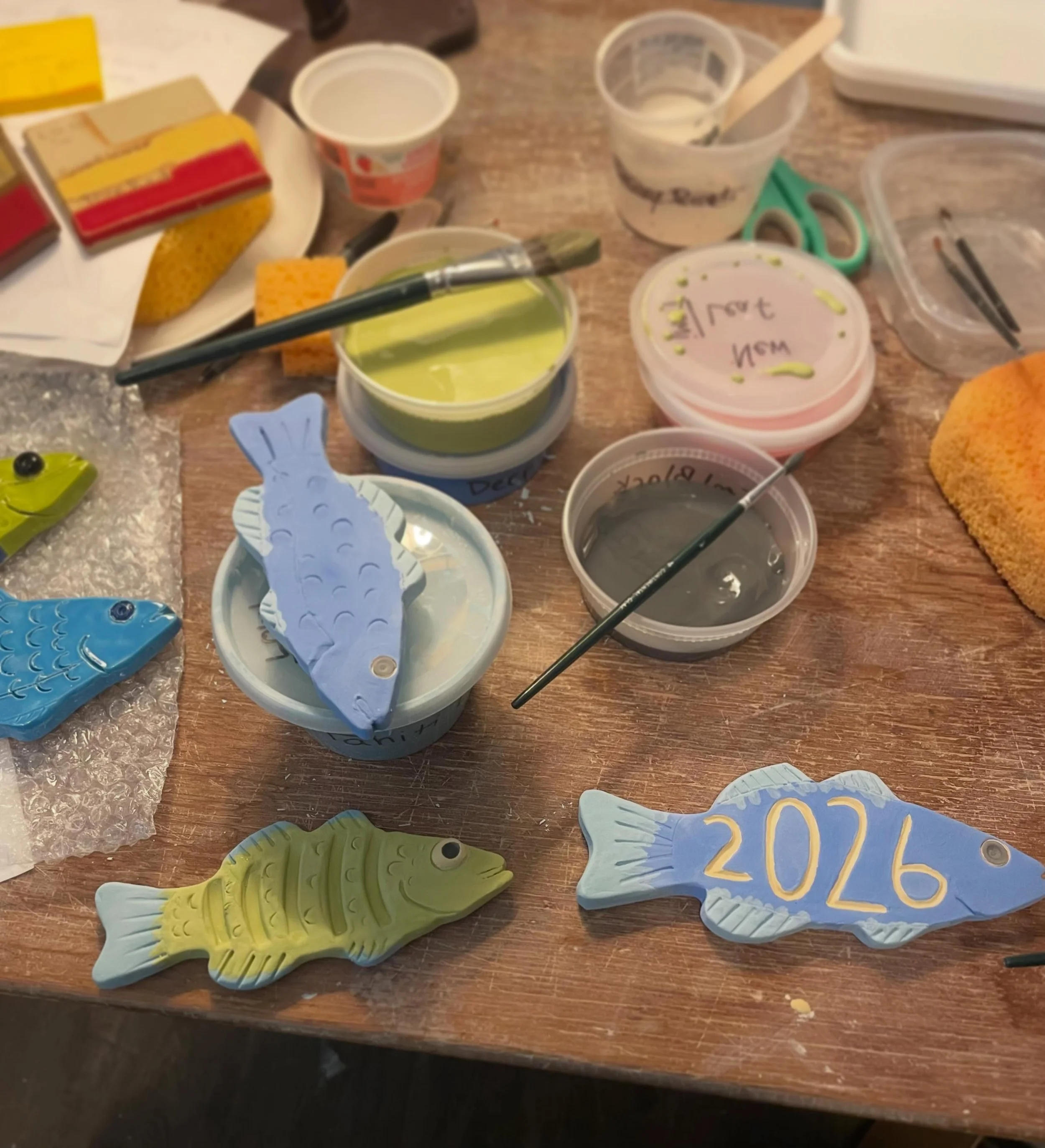 Last minute glazing for the fish mural. 😅 Installation starts tomorrow!
#tilemural #legacyproject #ceramicseducation #mendotaelementary