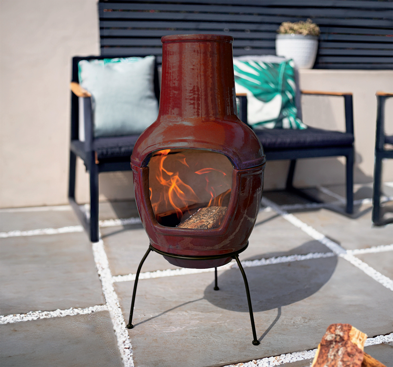 HRG Red Small Chiminea Lifestyle v1 030426 1615w (2).png