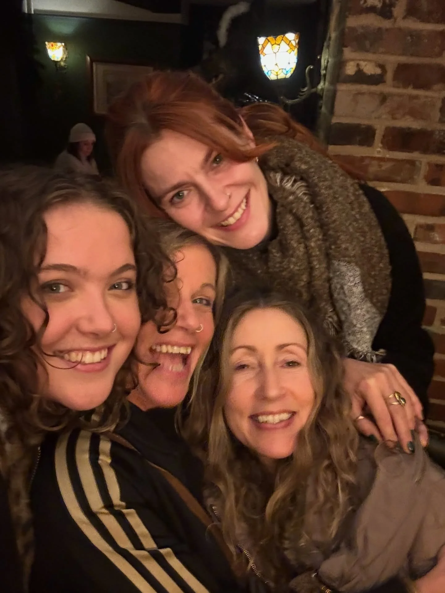 Our first @sunfyr_barns_norfolk sistas Christmas party! And a farewell to @_meg_cooke_ as she drifts away to her first full time job in marketing @oneagency.co 

But this is a celebration! 🙌 of our first Christmas together as a sistahood team🎄and a