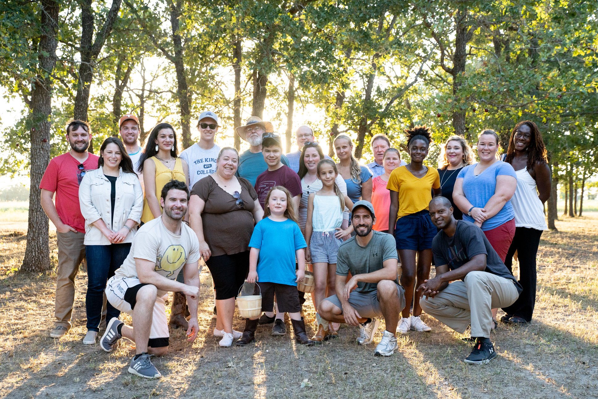 Behind-the-Scenes - 30th Anniversary - Cast and Crew Wrap Photo
