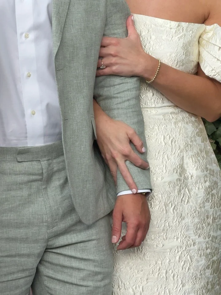 Some favorites from Susannah &amp; Eric&rsquo;s Nantucket wedding weekend 💍 #nantucket #weddingcontent #nantucketwedding #wedding #2026bride

Planner: @devintracyevents 
Venues: @sistershipnantucket 
Photographer: @emilyscannell 
Videographer: @aman