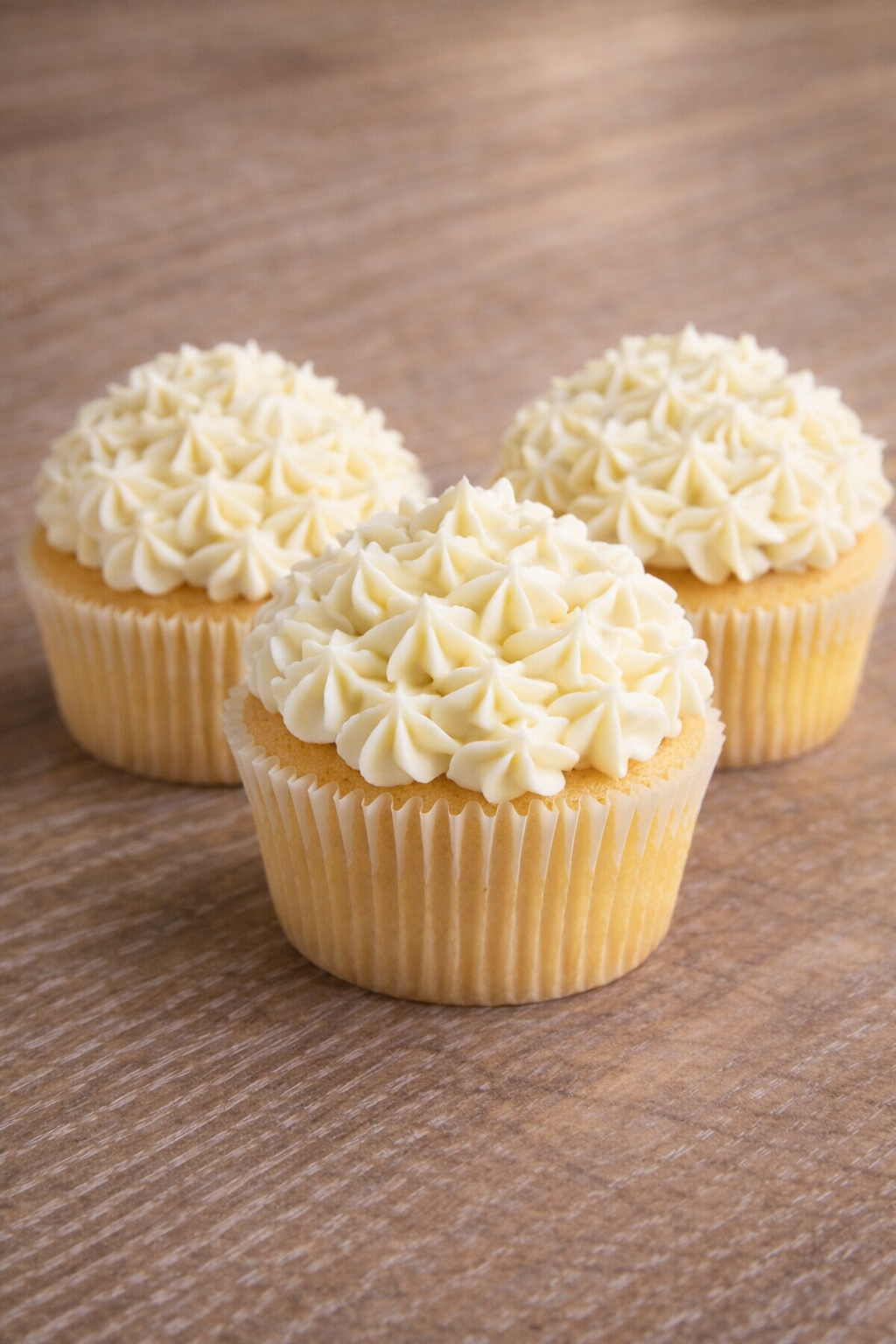 Classic Vanilla Cupcakes