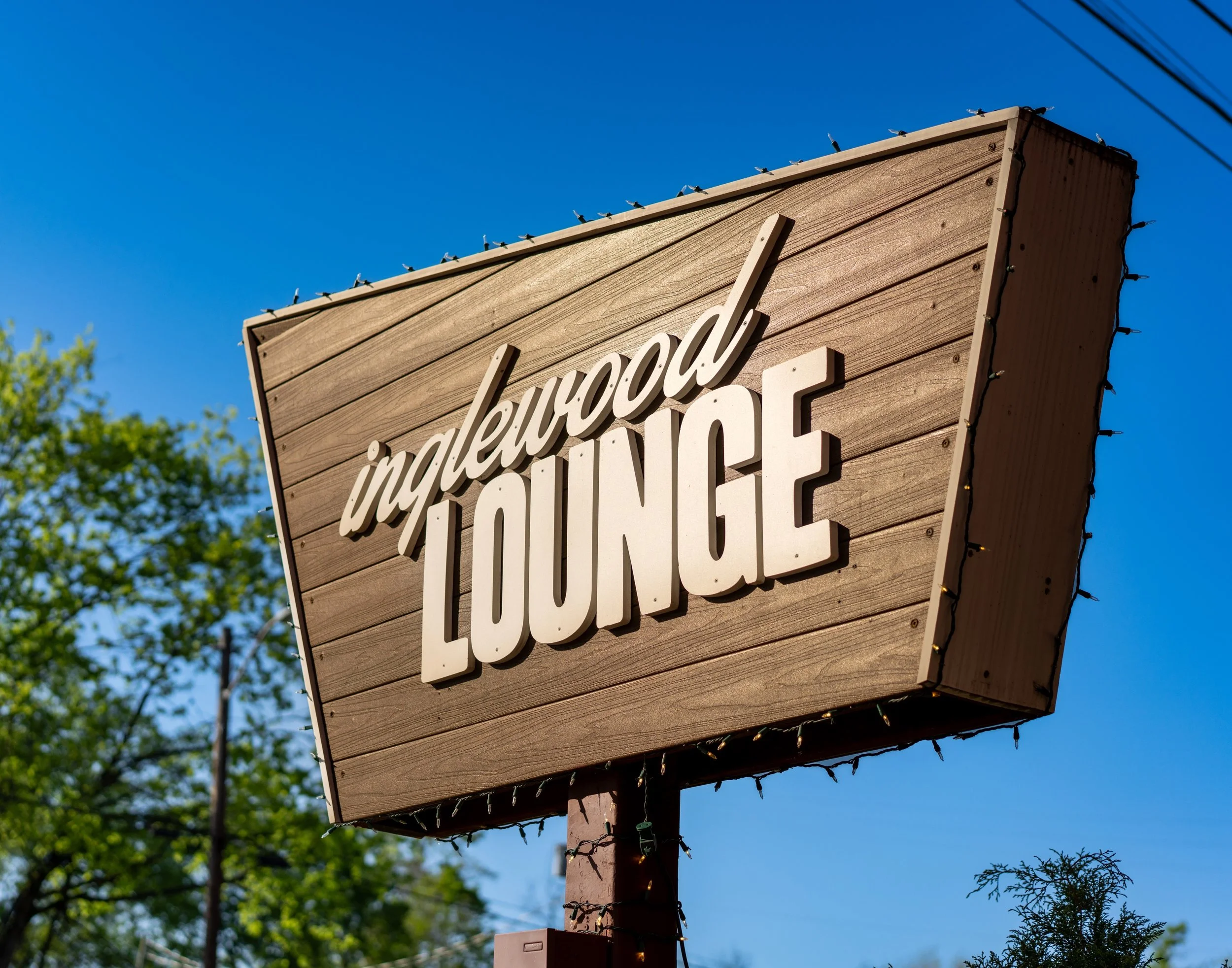 Here&rsquo;s the sign. ✨🍸

#inglewoodlounge #eastnashville #neighborhoodbar #cocktaillounge #kitchenopenlate