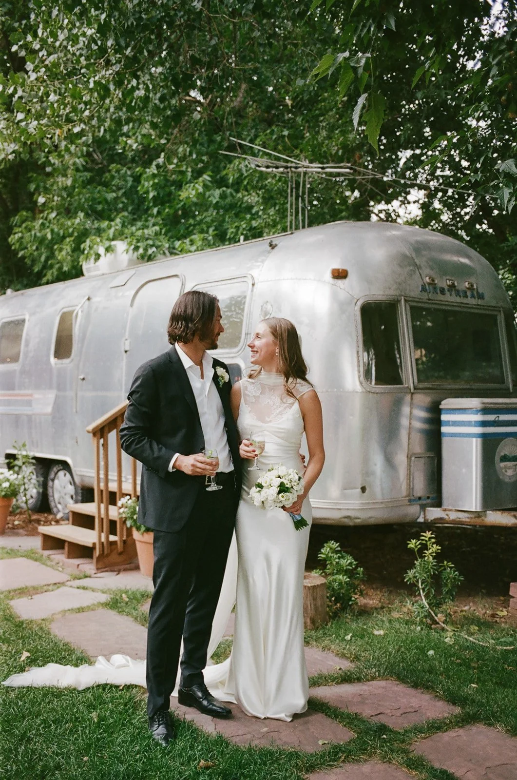 AnnieMikeWedding_FarmetteLyons_MadisonKatlinPhotography-26_websize (1).jpg