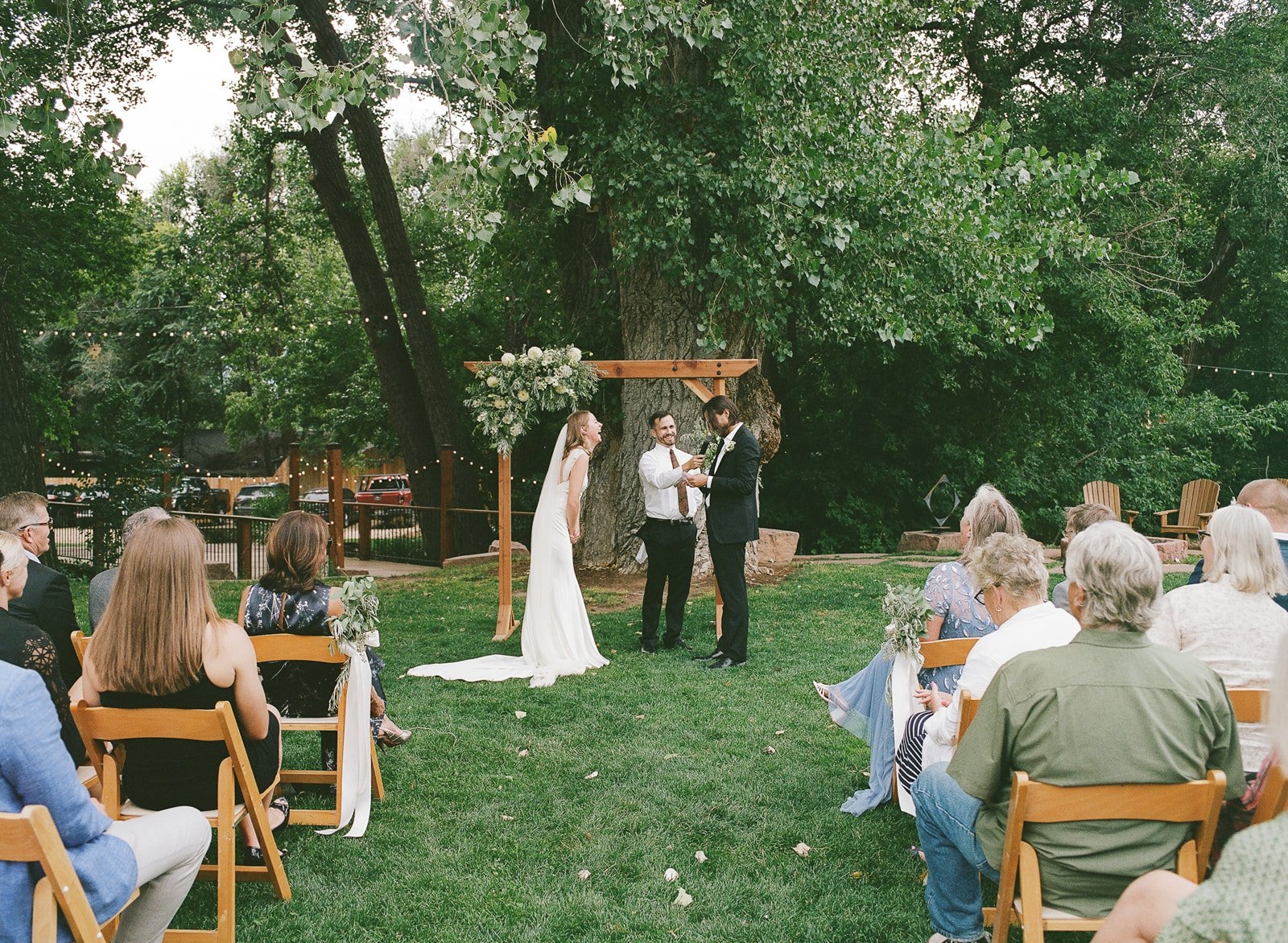 AnnieMikeWedding_FarmetteLyons_MadisonKatlinPhotography-53_websize (1).jpg