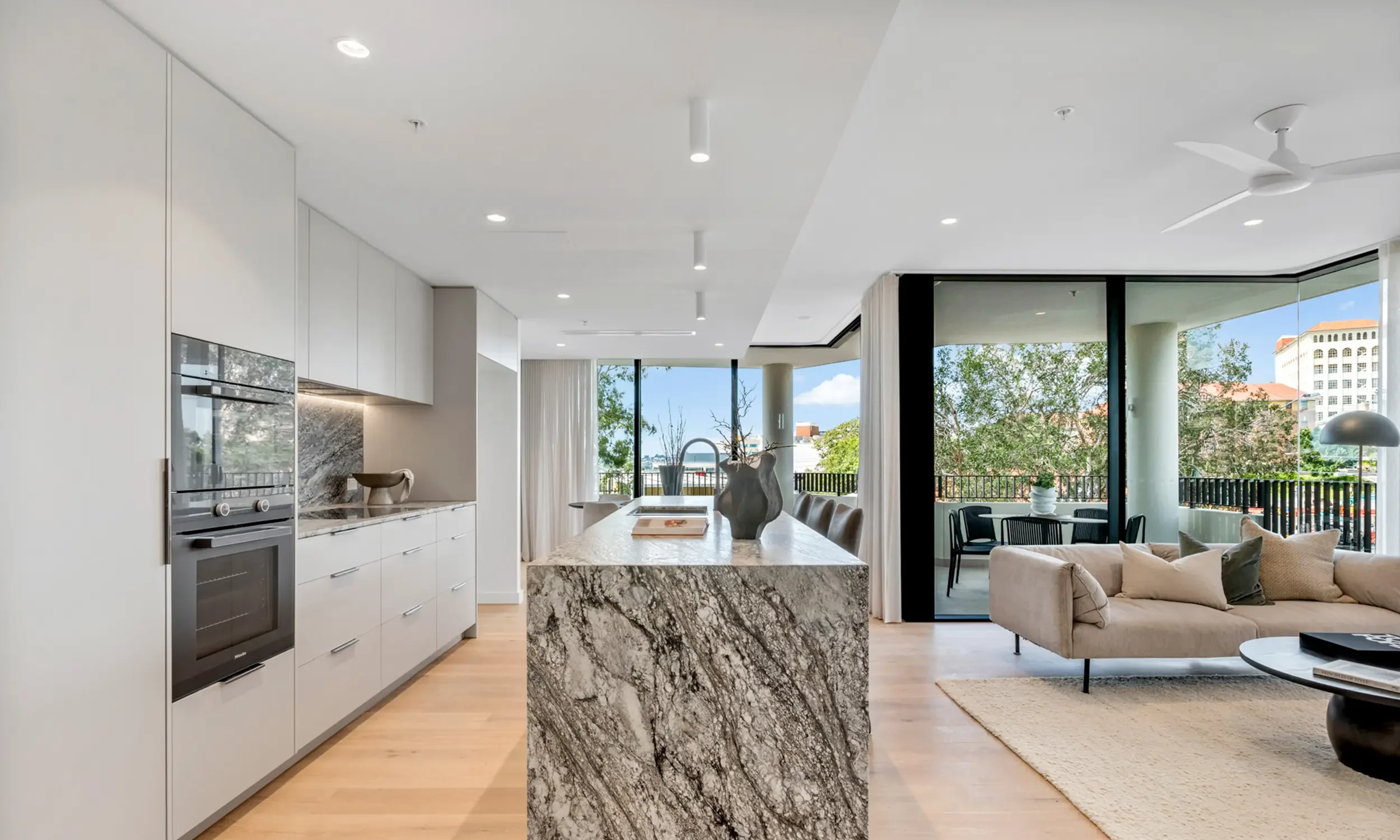 victoria-residences-kitchen-02.webp