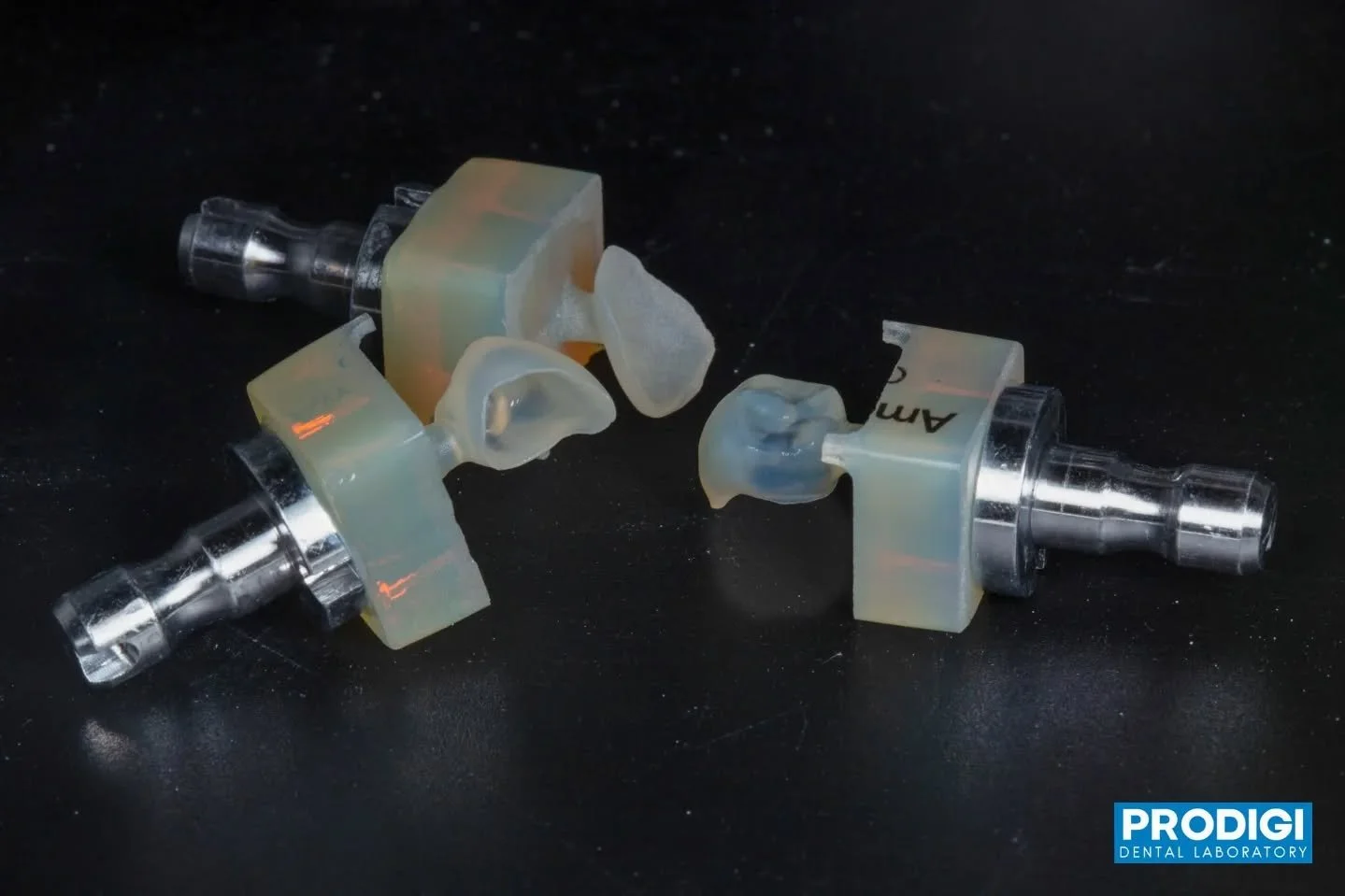 One veneer and two crowns crafted in lithium disilicate, milled from Hass Amber blocks 💎
Combining strength, translucency, and precision for seamless esthetics and function.
#LithiumDisilicate #HassAmber #DigitalDentistry #Prosthodontics #CADCAM #Pr