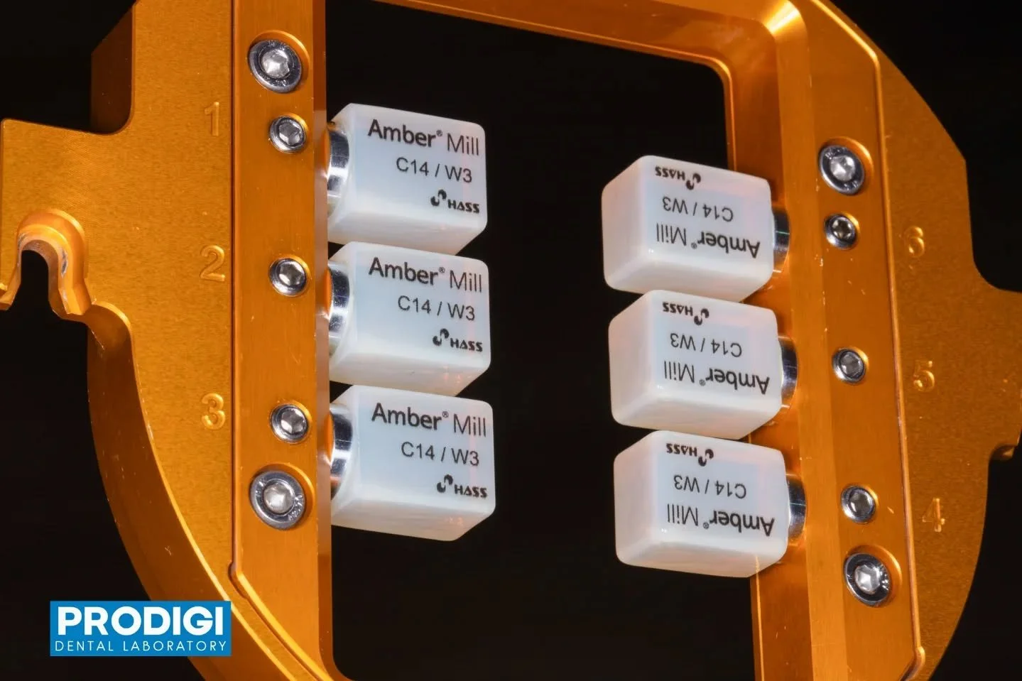 Veneers milled on the Craft 5X using HASS Amber Mill blocks 🦷✨
Precision, translucency, and natural esthetics.
#Veneers #Craft5X #HASSAmber #DigitalDentistry #ProdigiDentalLab