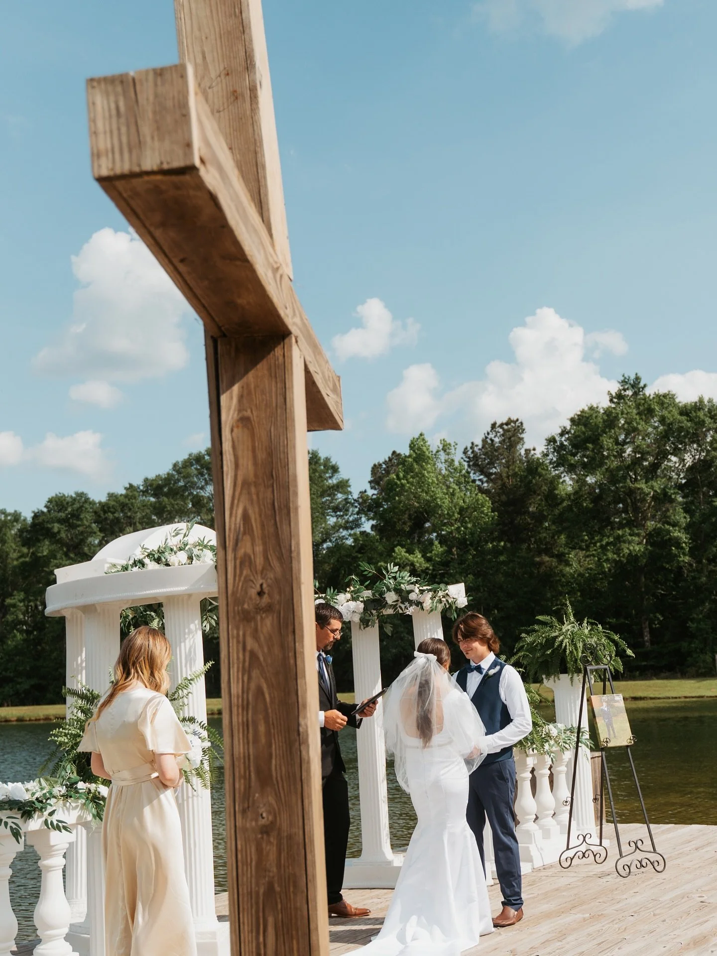 &ldquo;They built their forever on a foundation that never fails.&rdquo; ✝️
-
-
-
#weddingphotog #familysession #coupleshoot #portraitphotographer #westernfamilyphotographer #westernelopementphotographer #westernweddingphotographers #weddingphotograp