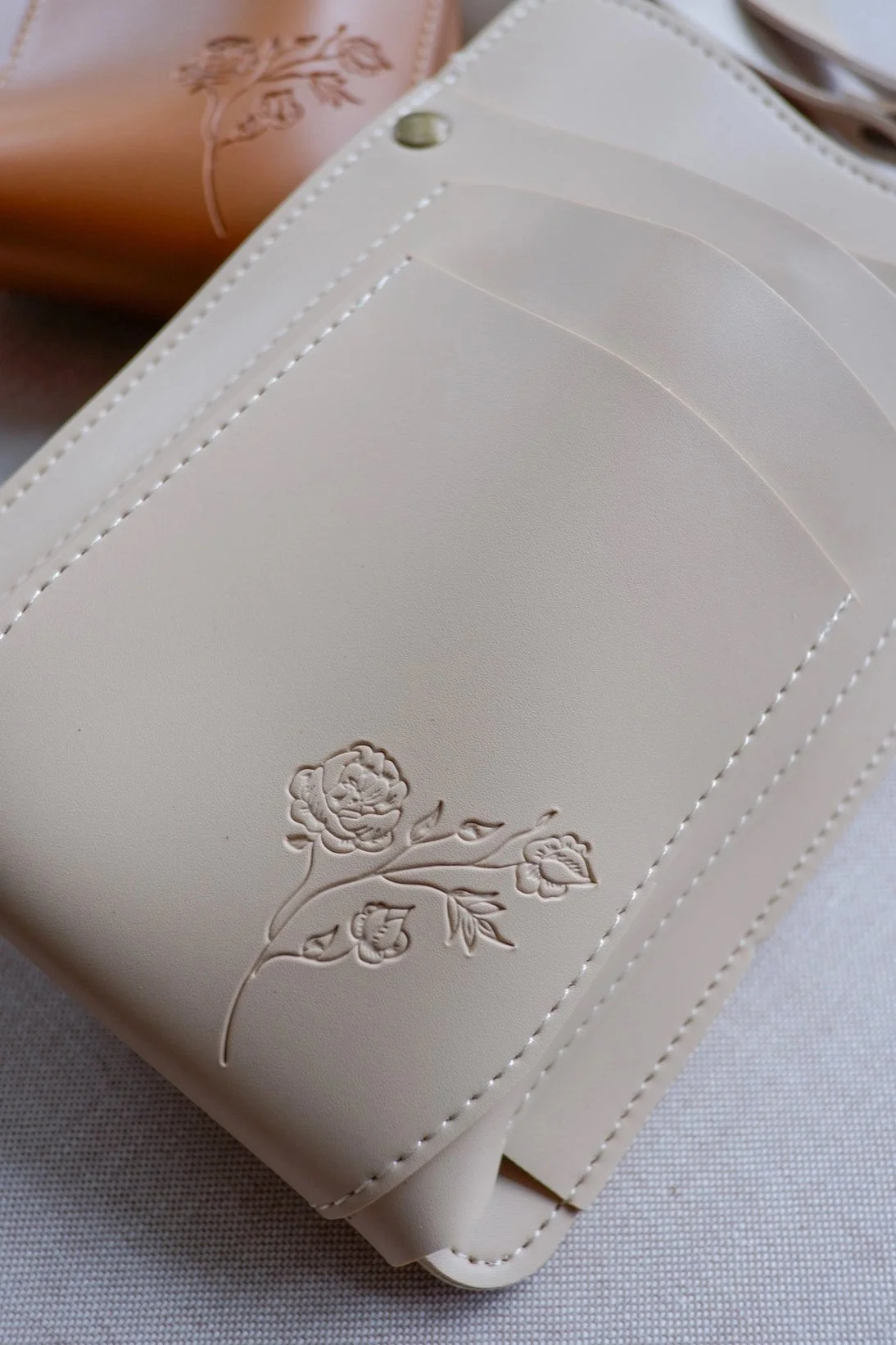 Leather-look crossbody tool bag for gardening and floral tools. (Copy)