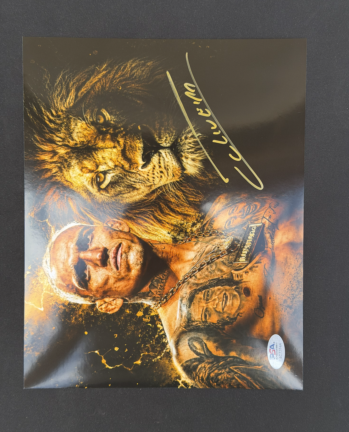 CHARLES OLIVEIRA AUTOGRAPHED 8X10 PHOTO (PSA WITNESSED)