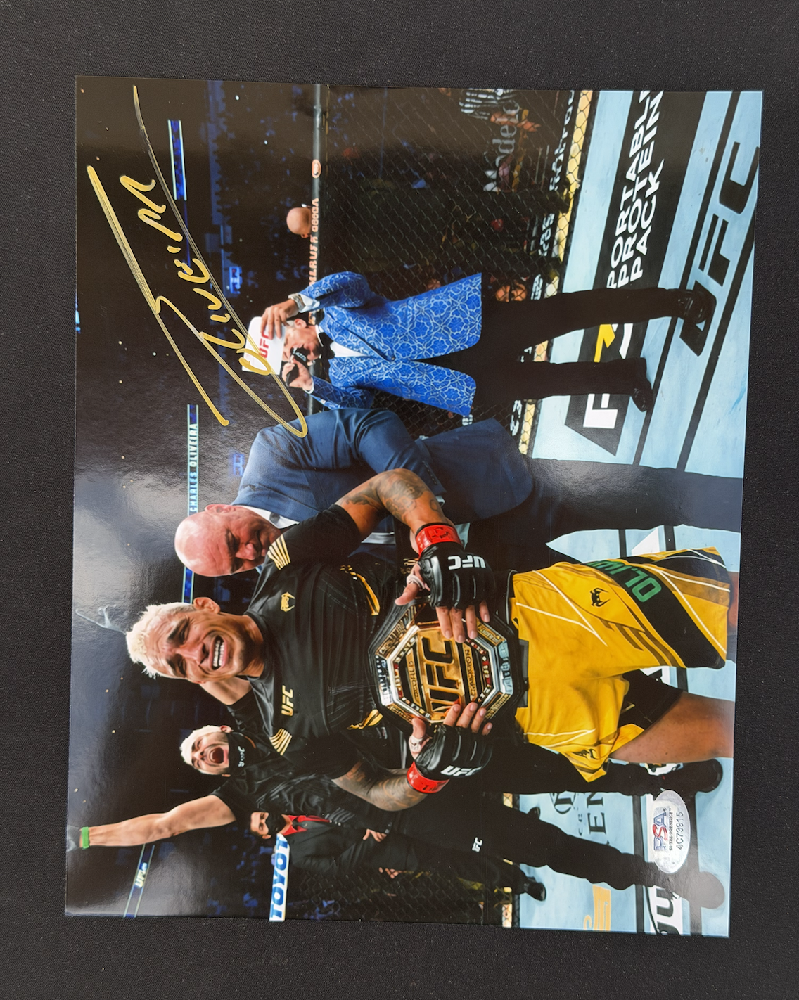 CHARLES OLIVEIRA AUTOGRAPHED 8X10 PHOTO (PSA WITNESSED)