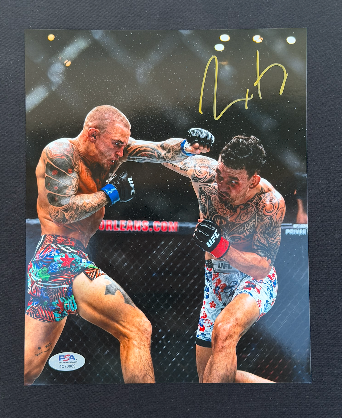 MAX HOLLOWAY AUTOGRAPHED 8X10 PHOTO (PSA WITNESSED)