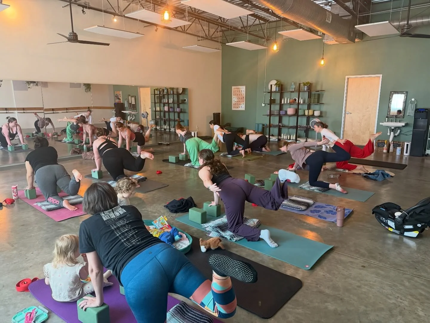 I&rsquo;m SO incredibly grateful for today&rsquo;s Bump to Babe prenatal + postpartum yoga 🤍

A huge THANK YOU to Willow Gardens Yoga Studio for not only hosting us in their beautiful space&hellip; but for offering this class completely FREE to our 