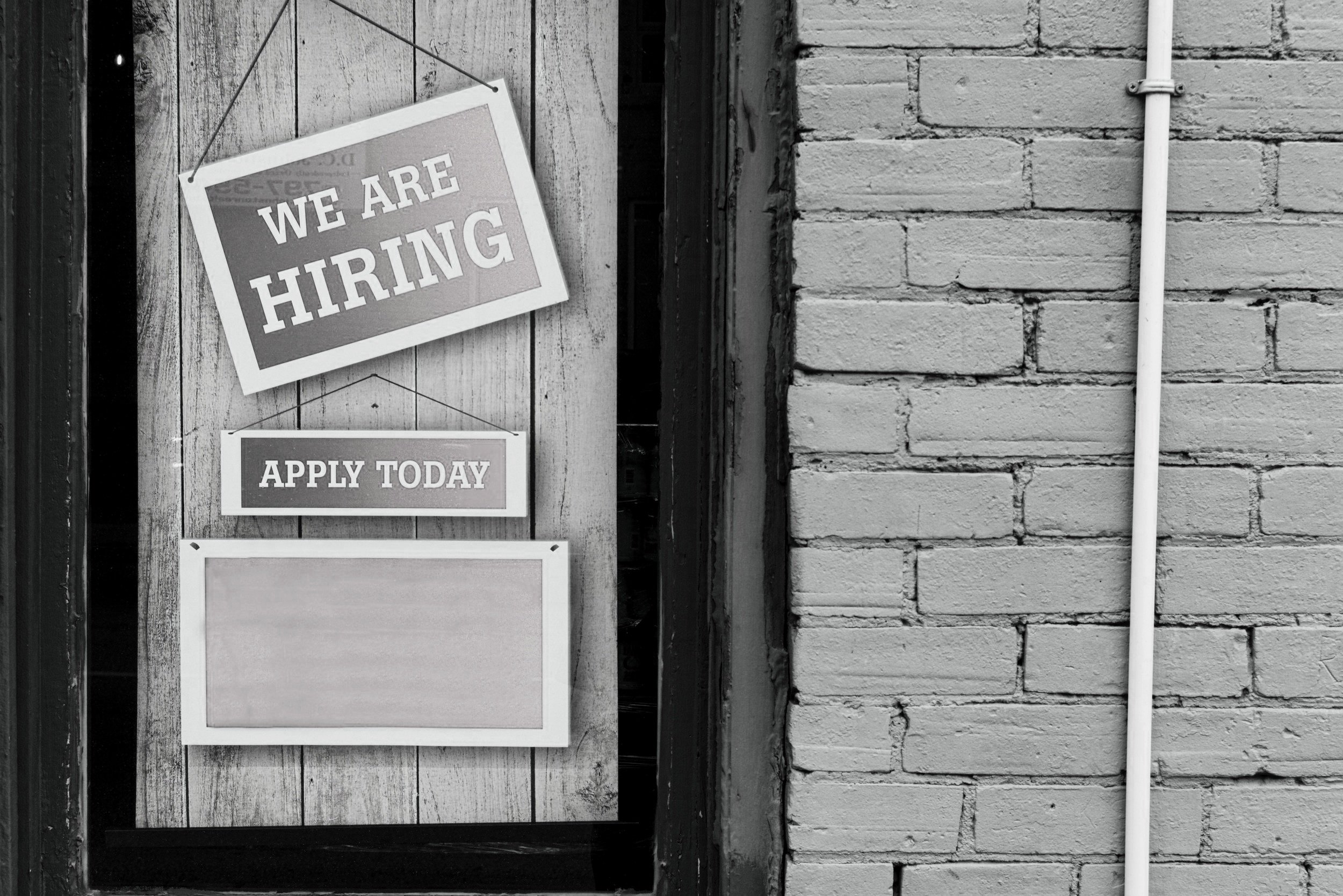 Applying for Jobs and Internships Before Graduation