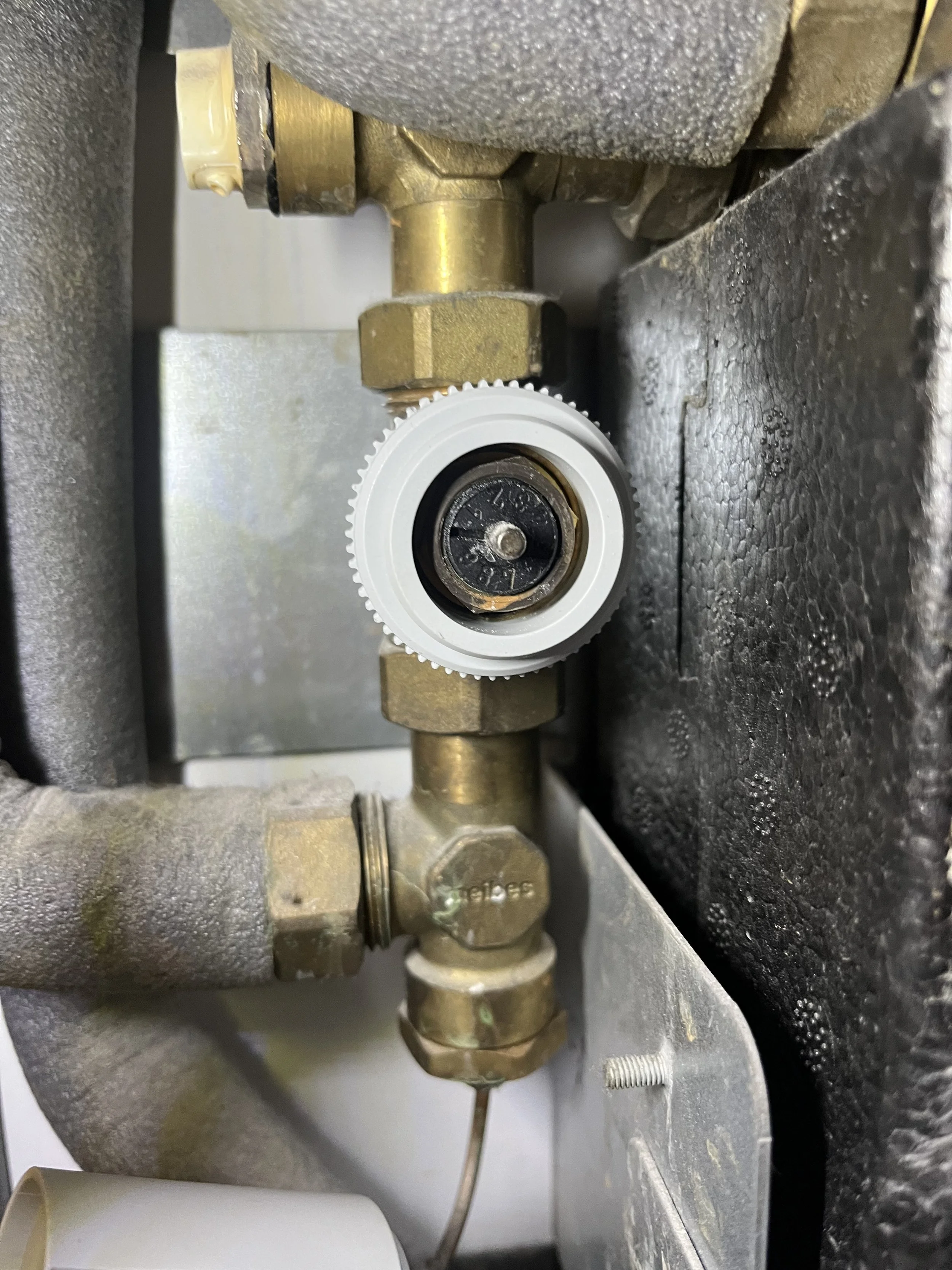 Adjusting Primary Valve settings to be in line with commissioning certificate settings