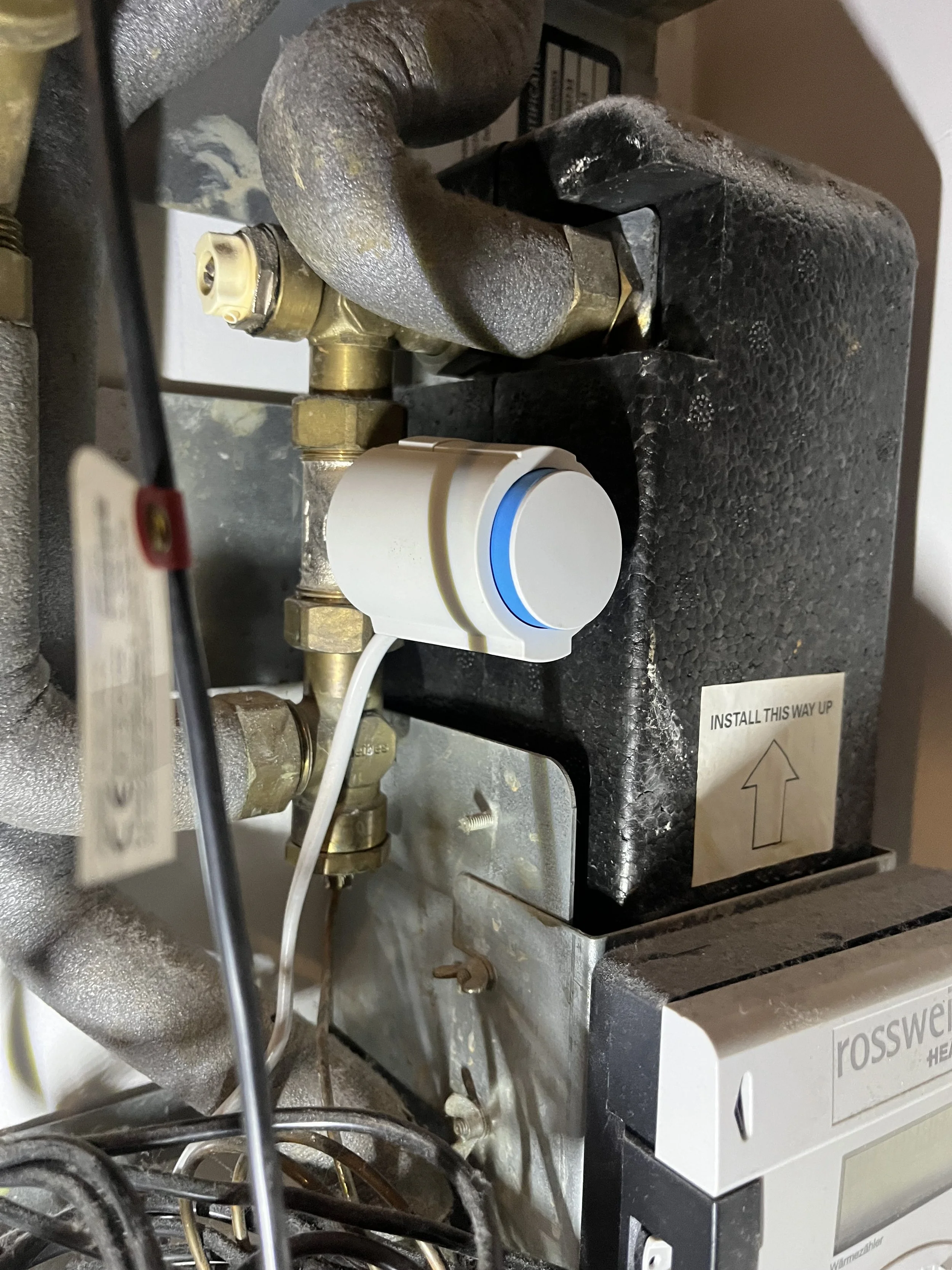 Replacing primary valve actuator head  with original part M10560.89