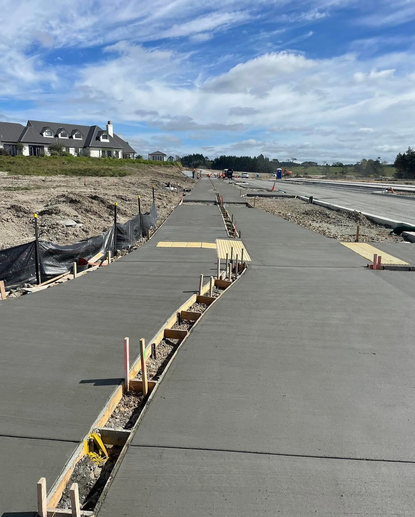 Concrete Driveways vs Asphalt vs Gravel: Why Concrete Wins