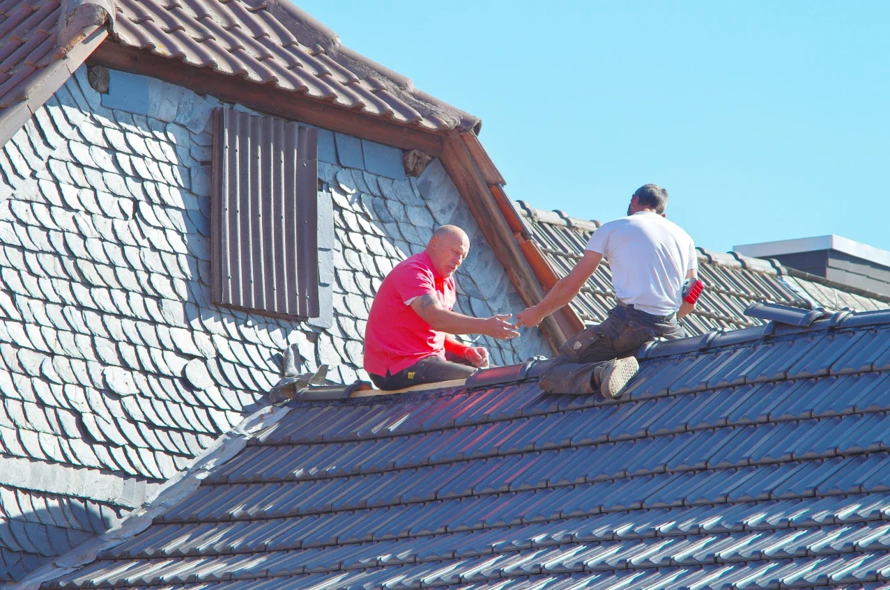 Safe Ground-Level Roof Checks After Coastal Winds