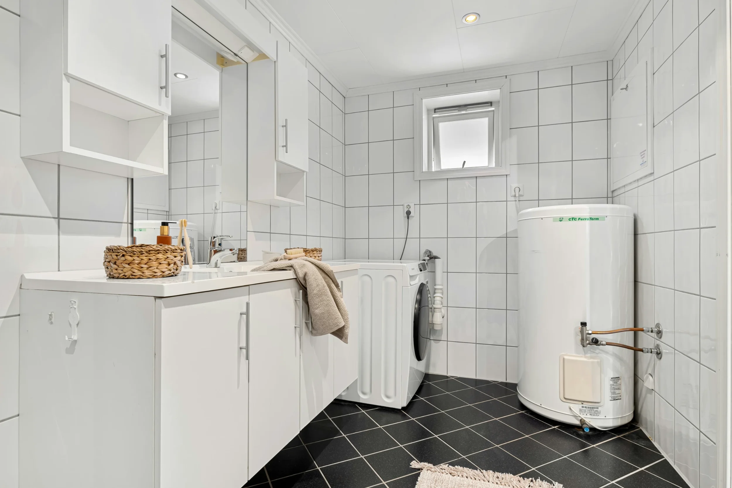 Tankless Water Heater Troubleshooting: What Homeowners Can Safely Check Before Calling a Pro