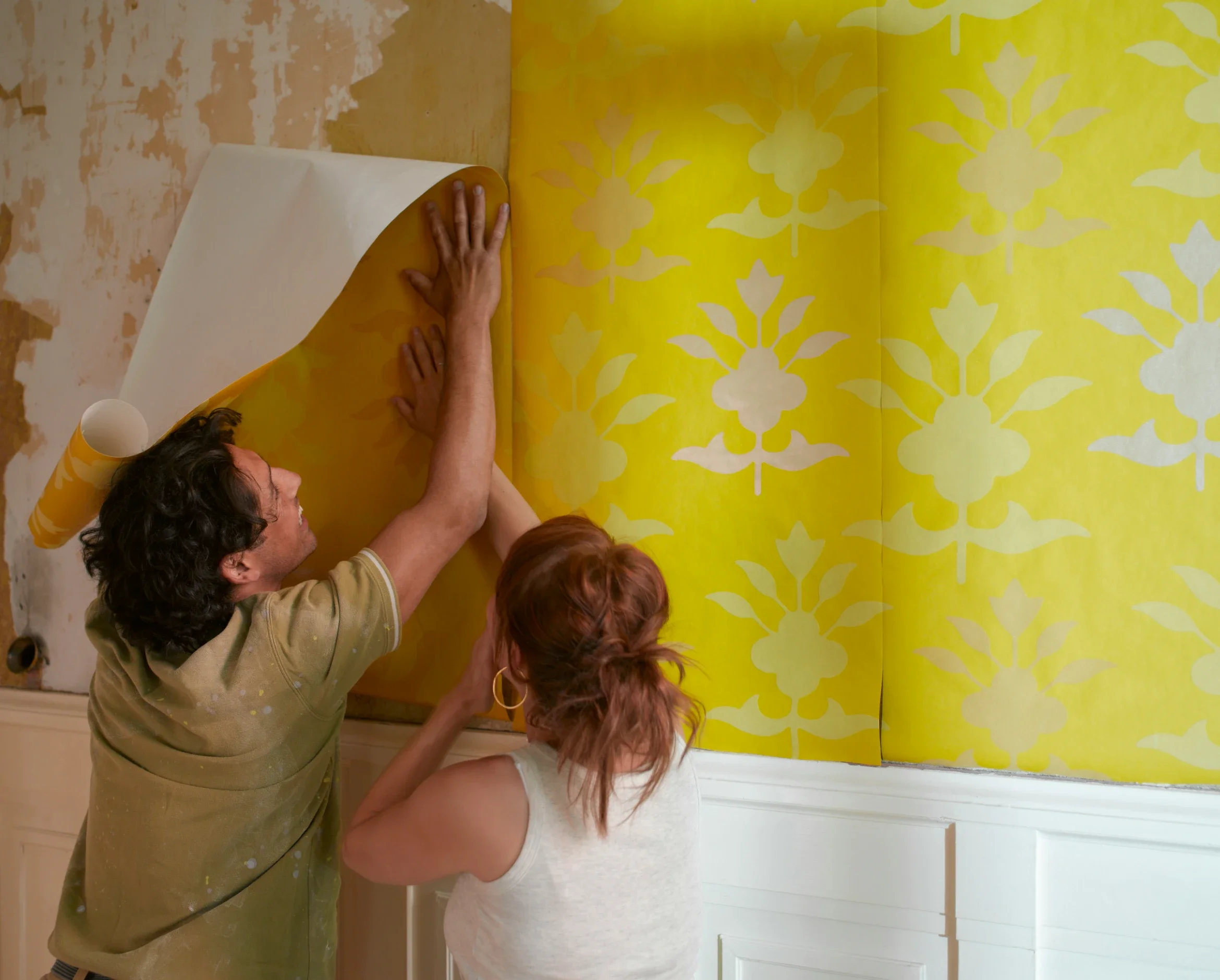 DIY vs Pro Wallpaper Installation: The Costly Mistakes No One Talks About