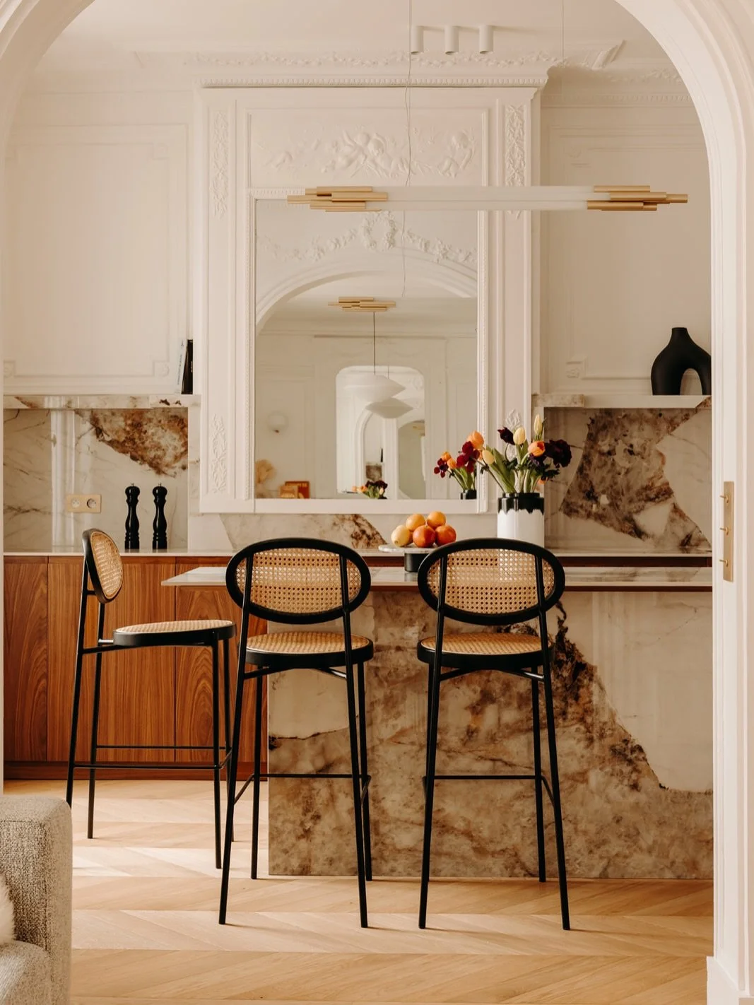 Place du March&eacute; &bull; Place aux photos d'un nouveau projet &bull; Un appartement familial que nous avons totalement r&eacute;nov&eacute;, dans lequel nous avons conserv&eacute; une partie des &eacute;l&eacute;ments tout en apportant de la mod