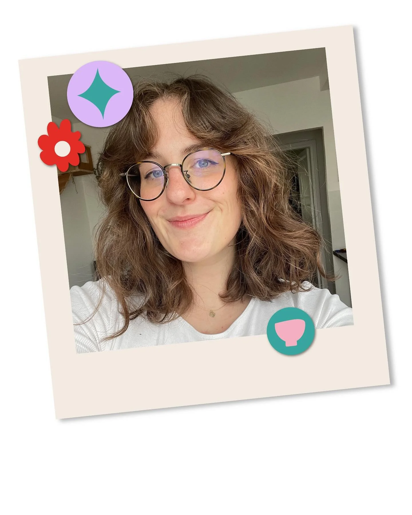 Qui suis-je ? 😇

Salut, moi c&rsquo;est Lauriane, aka Loulou R&eacute;rolle. Je suis directrice artistique et illustratrice ind&eacute;pendante. Mon studio est comme un petit laboratoire cr&eacute;atif o&ugrave; je peux explorer 1000 et une choses. 