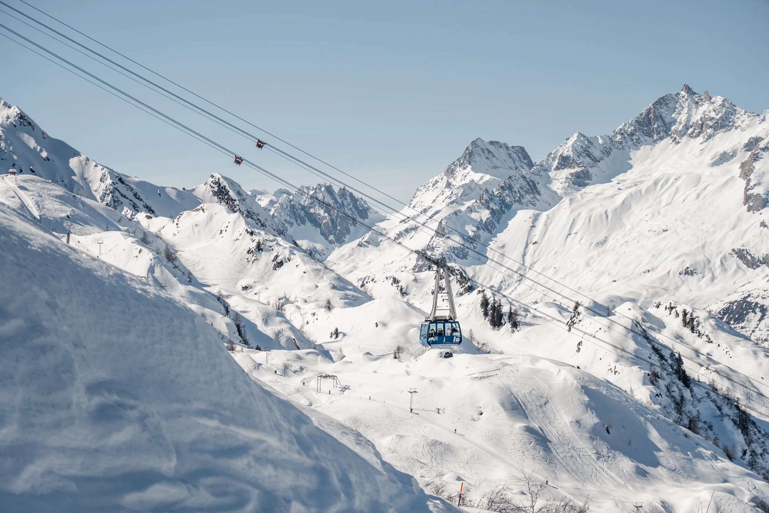 Airolo tutto l'anno: la montagna di Deborah Scanzio