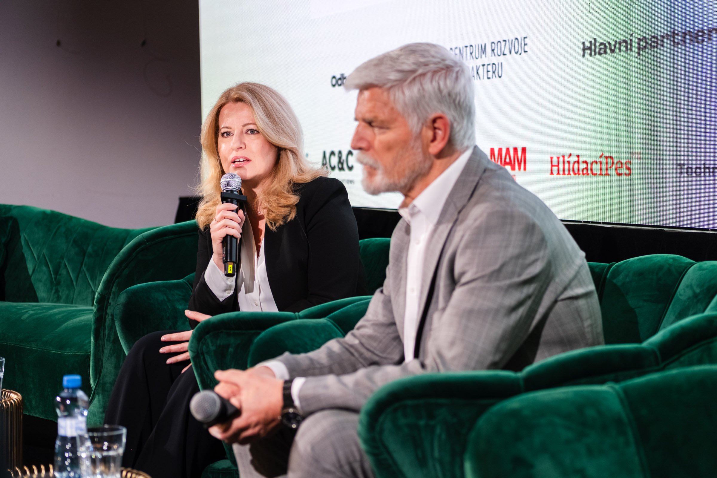 Event fotograf Praha – panelová debata prezidentů na konferenci