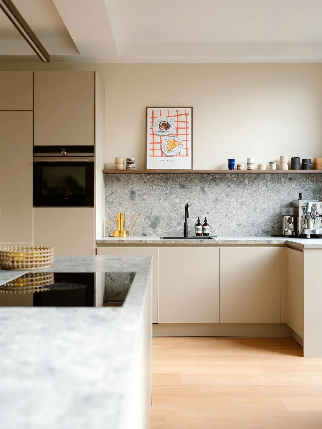 NEW PROJECT || Dit was weer een te vette opdracht! Voor dit leuke stel uit Den Haag mocht ik hun tweede woning ontwerpen! Wat een droomhuis is dit! In de basis was het al prachtig en het is alleen maar mooier geworden. 

Kijk het hele project op de w