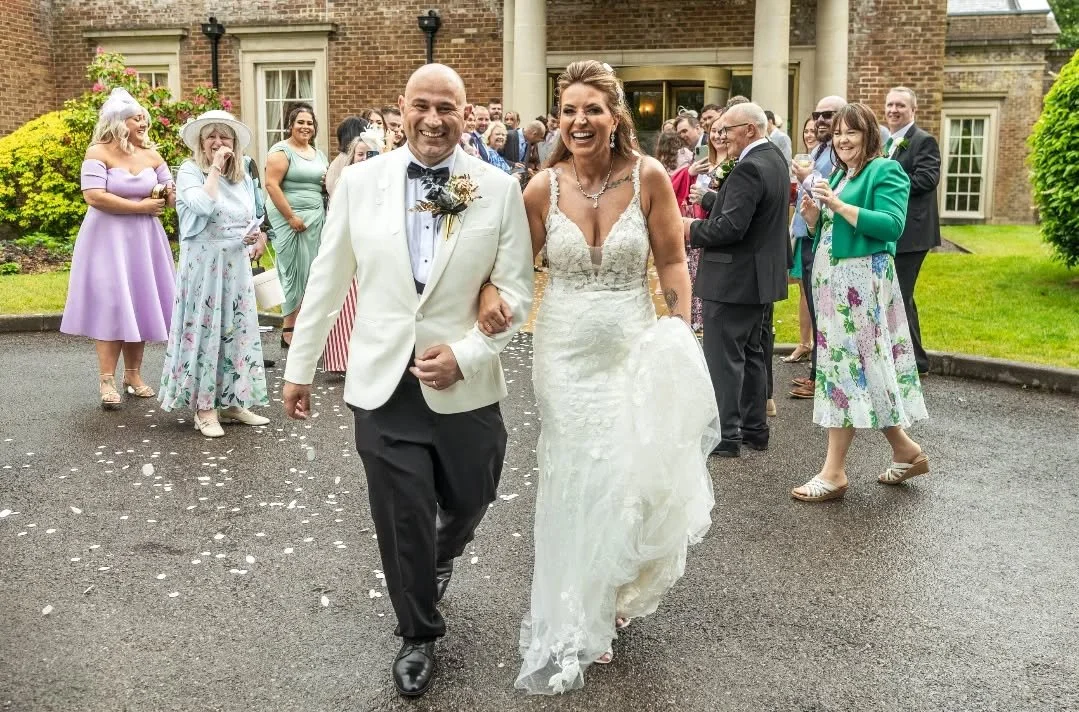 I loved this day with Rebecca &amp; Cass at @decourceysmanor 

It didn't look like confetti outside was going to work because of the weather, but then the rain stopped and we got to do this ❤️

Shoutouts: 
@becdelaney @cass4721 
Photography: Me @joel