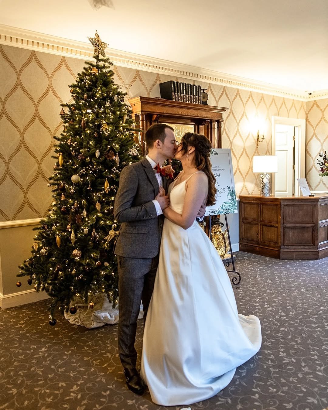 It's nearly christmas ⛄️🌲 Throwback to Grace &amp; Sam's wedding just a few days before Christmas last year at @decourceysmanor 

@gracebuttler @samesheehy

Photography: Me @joelewisphotography
Venue: @decourceysmanor
Hair &amp; mua: @wishboneandcom