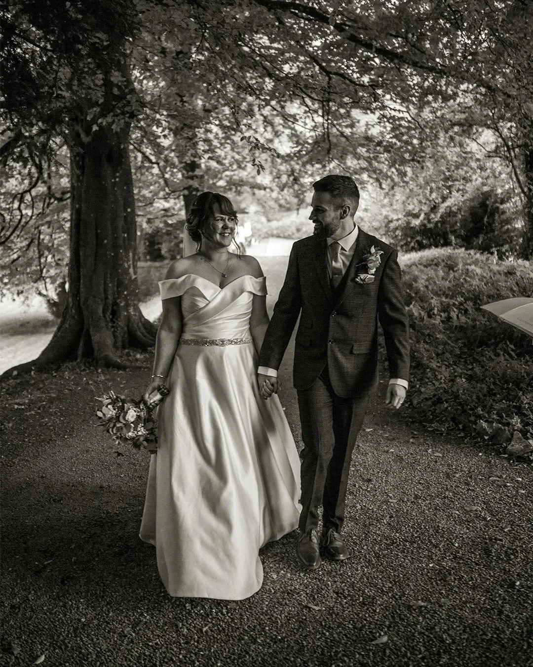 Some of my favourite black &amp; white images from Sarah &amp; Morgans wedding at @clearwellcastle 🖤

Venue: @clearwellcastle @countryhouseweddings
Mua: @kirstyrowlandsmakeup 
Hair: @hairbylaurenbridal 
Stationary: @nikkiswiftcom 
Flowers: @catherin