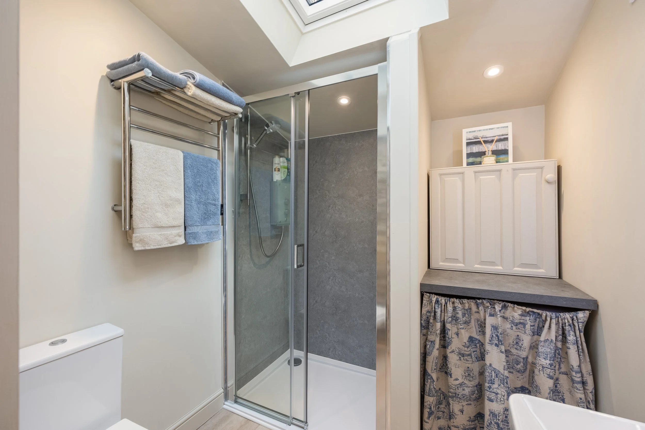 Little Barn Shower Room-1.jpg