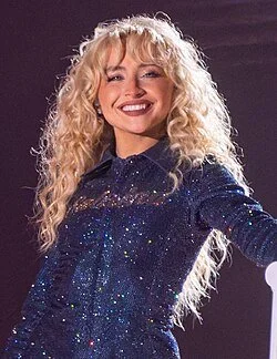 Sabrina Carpenter @sabrinacarpenter 50M Followers