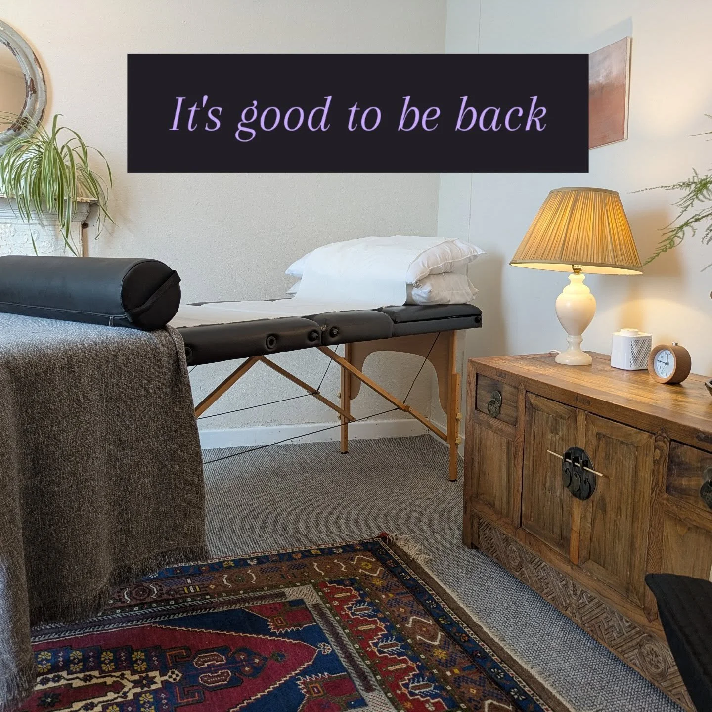 After a joyful Christmas and restful new year, it's good to be welcoming patients back to this gorgeous treatment room in Stokes Croft.

Bookings for January are filling up quickly to get in touch to start acupuncture in 2026. It could be the best de