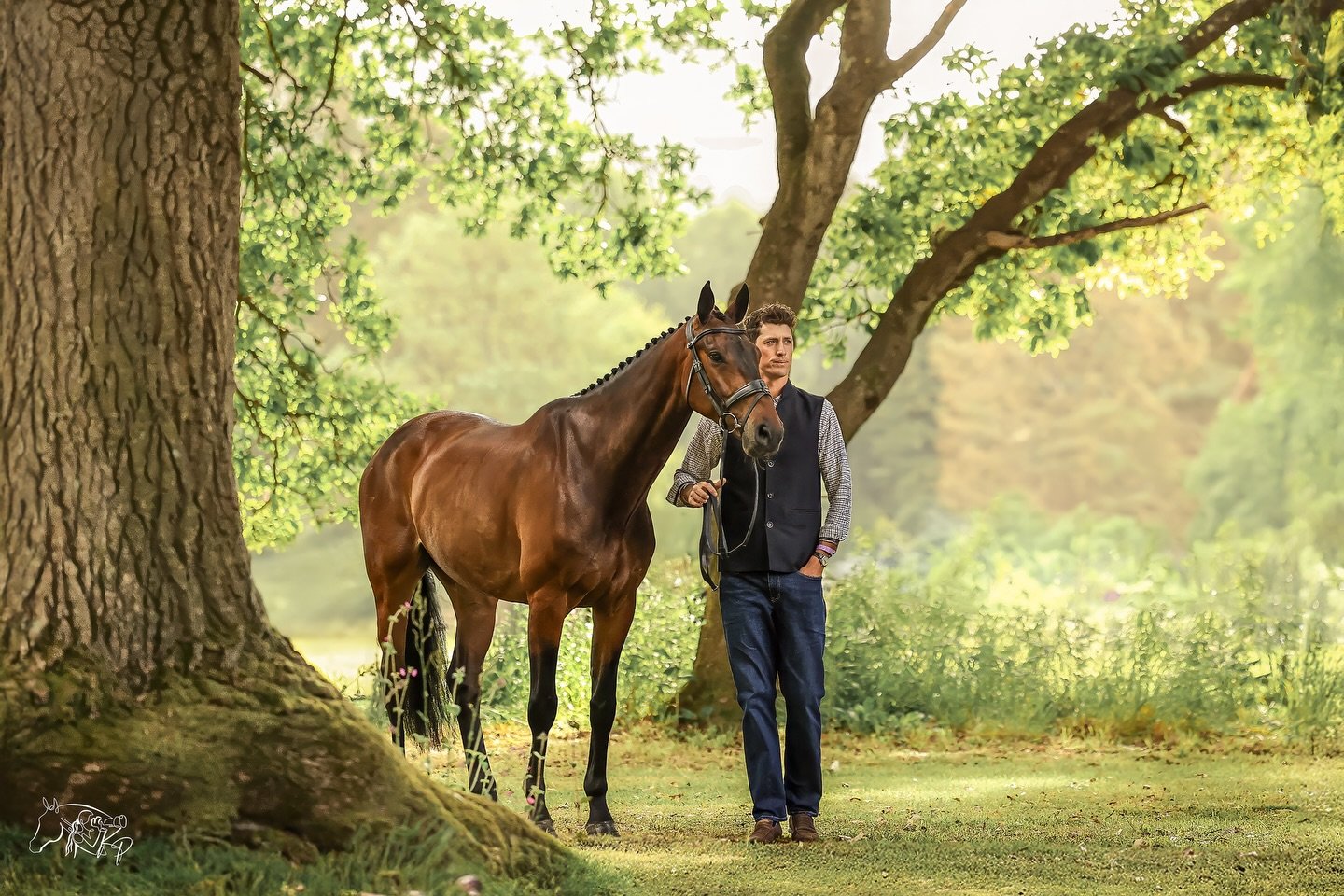 One of my favourite things = horse inspection locations that could double as a portrait session! 👌 😍

@willrawlin and Mackenzy at beautiful @bicton_arena. 

📸 @kirsty_pasto 

#KirstyPastoMedia #BictonArena