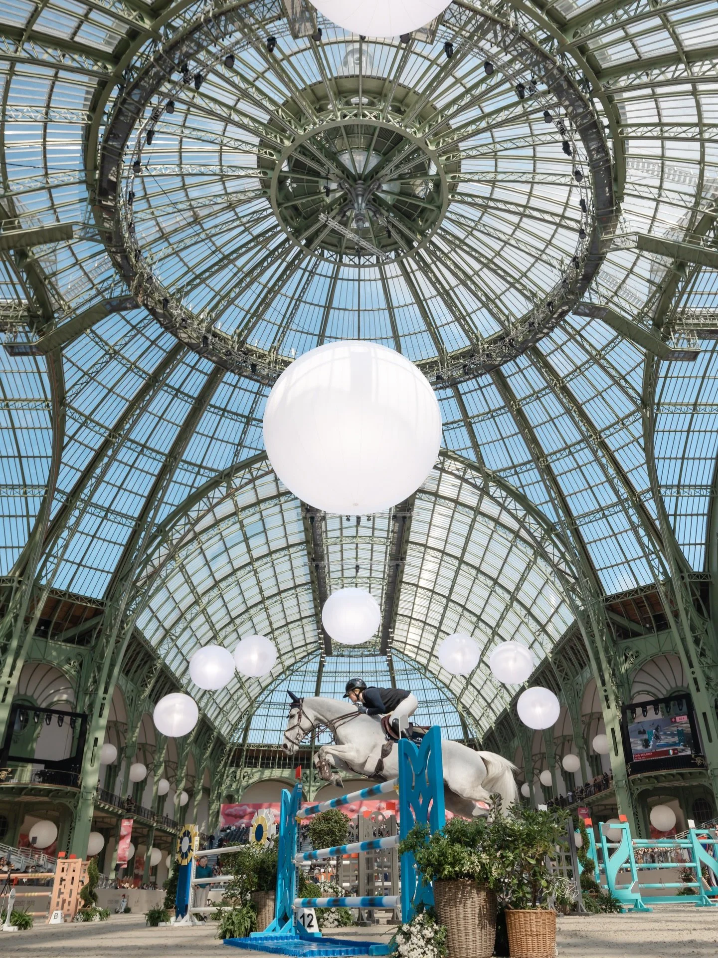 Paris, je t&rsquo;aime. 🩵

@emily.moloney_  and Tick A Lu in the Les Talents Herm&egrave;s at the Grand Palais.

📸 @kirsty_pasto 

#KirstyPastoMedia #SautHermes