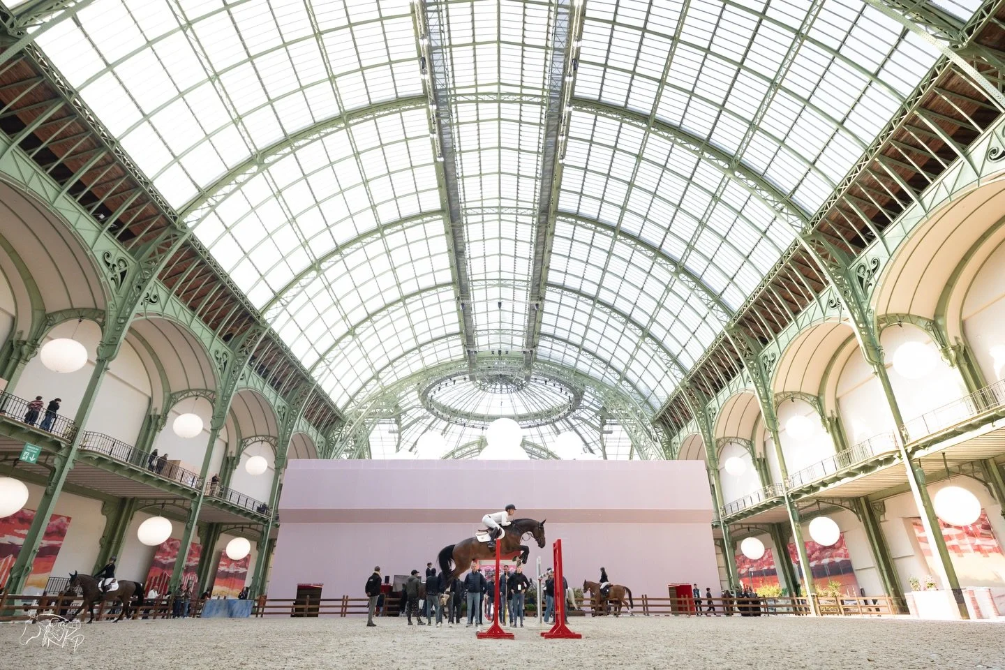 Let there be light! ✨

@mathieu_guery and Time-Breaker S Z warm up for the Les Talents Herm&egrave;s.

📸 @kirsty_pasto 

#KirstyPastoMedia #SautHermes