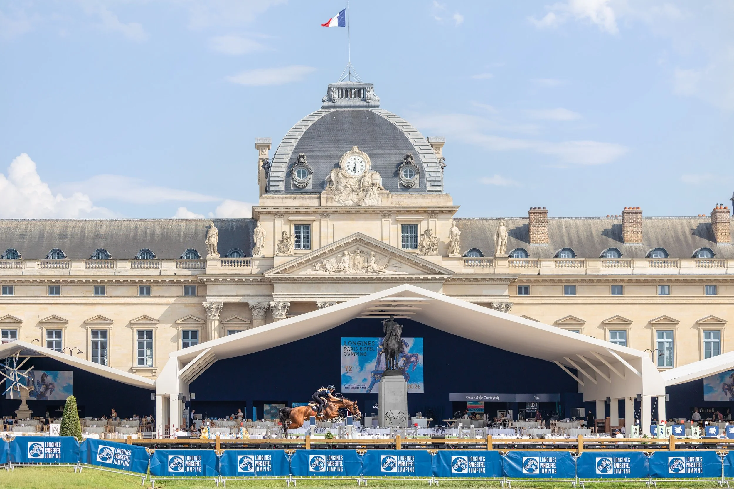 Perfect Paris memories. 🫶

@zaschana and Charing PS fly in front of the &Eacute;cole Militaire. 🇫🇷 

📸 @kirsty_pasto 

#KiratyPastoMedia #LPEJ2026