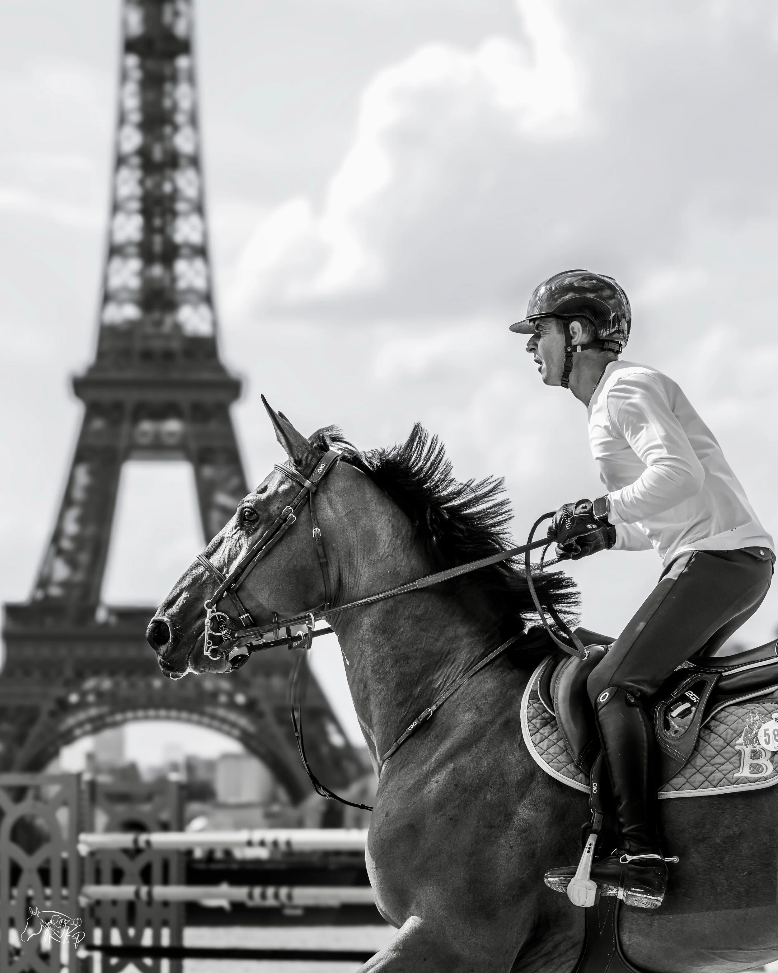 Paris en noir et blanc! 🎬

📸 @kirsty_pasto 

#KirstyPastoMedia #LPEF2026
