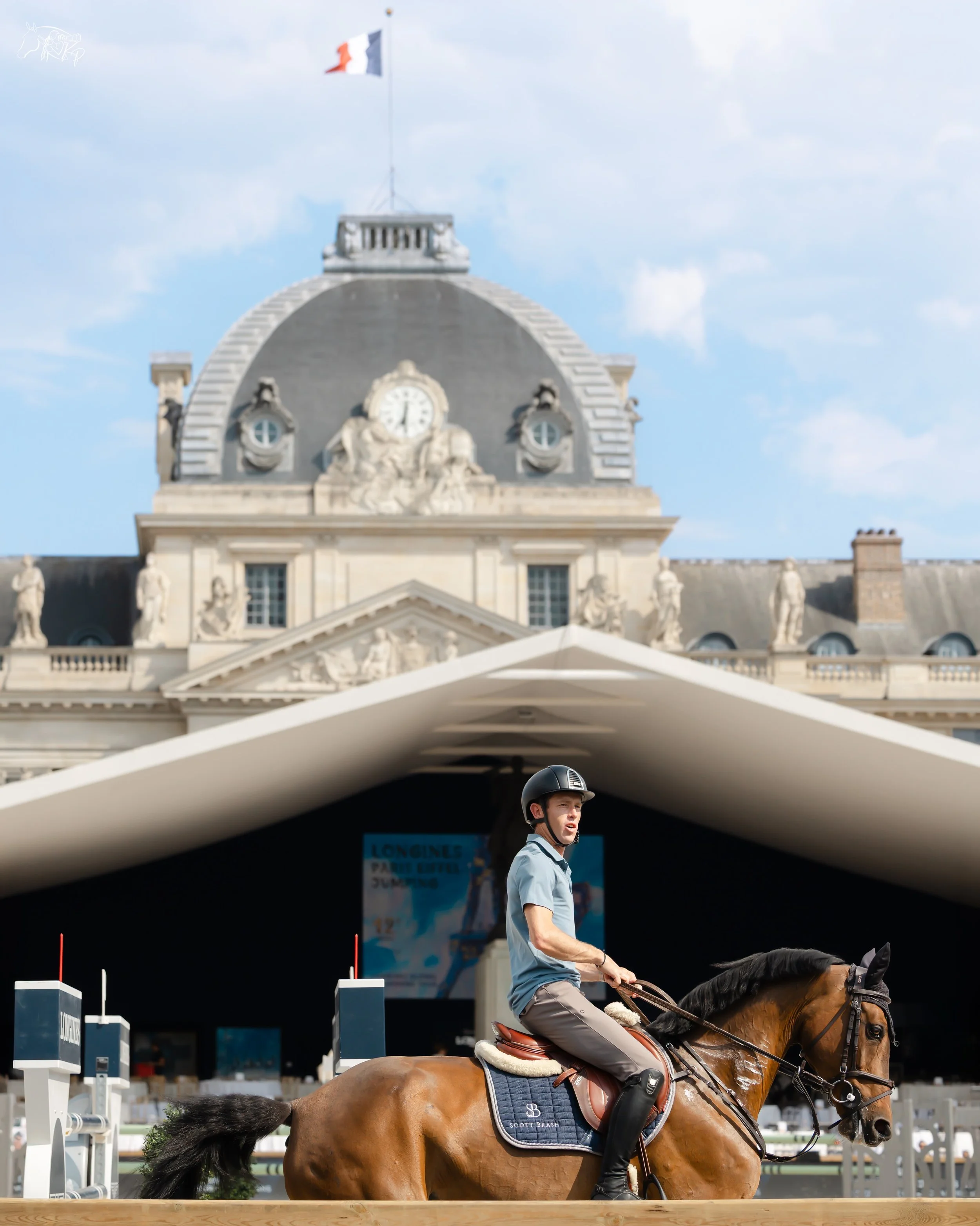 Salut! 👋 

@scott.brash and Hello Chadora Lady in Paris for @longinespariseiffeljumping! 

📸 @kirsty_pasto 

#KirstyPastoMedia #LPEJ2026